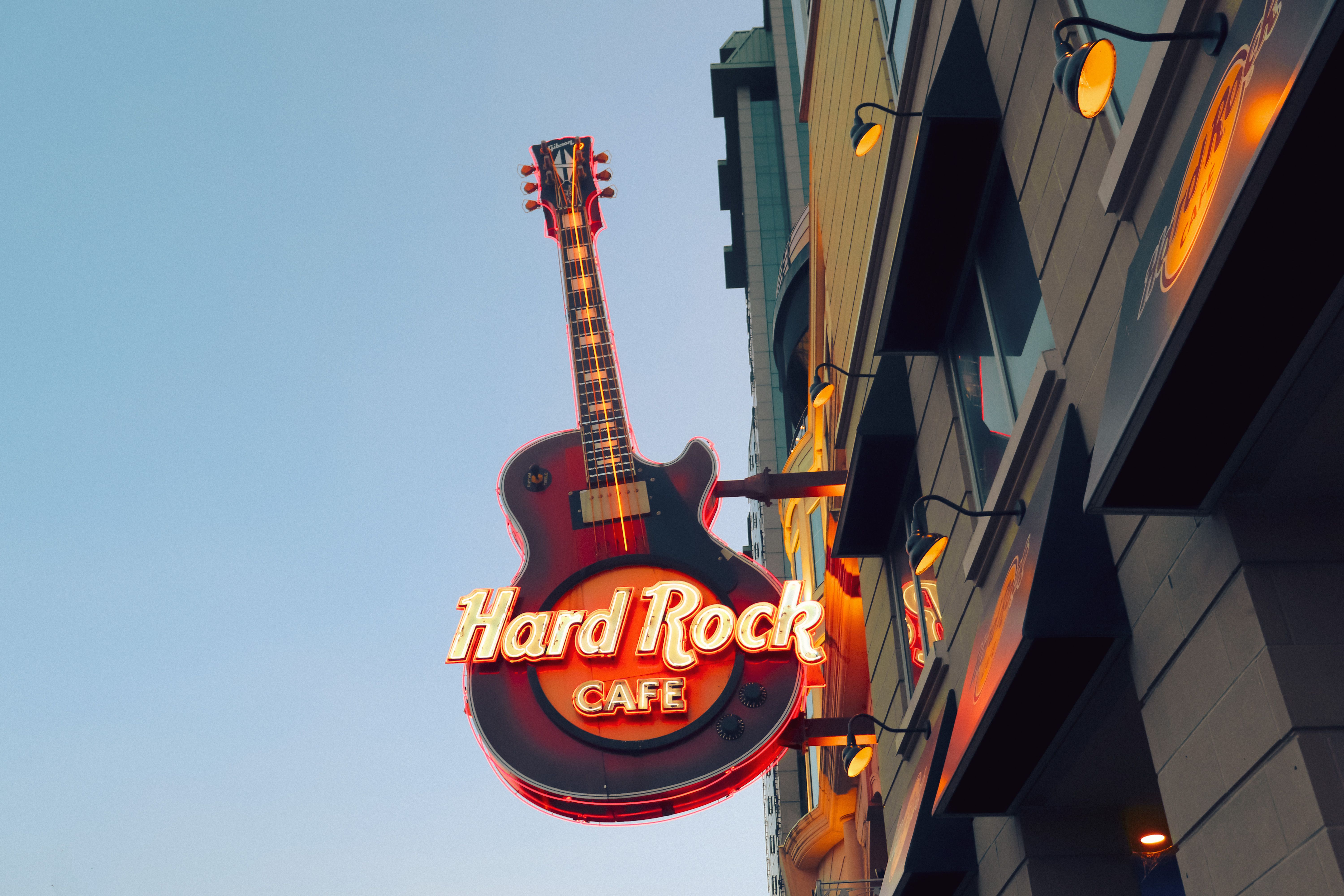 royalty-free music for advertising
