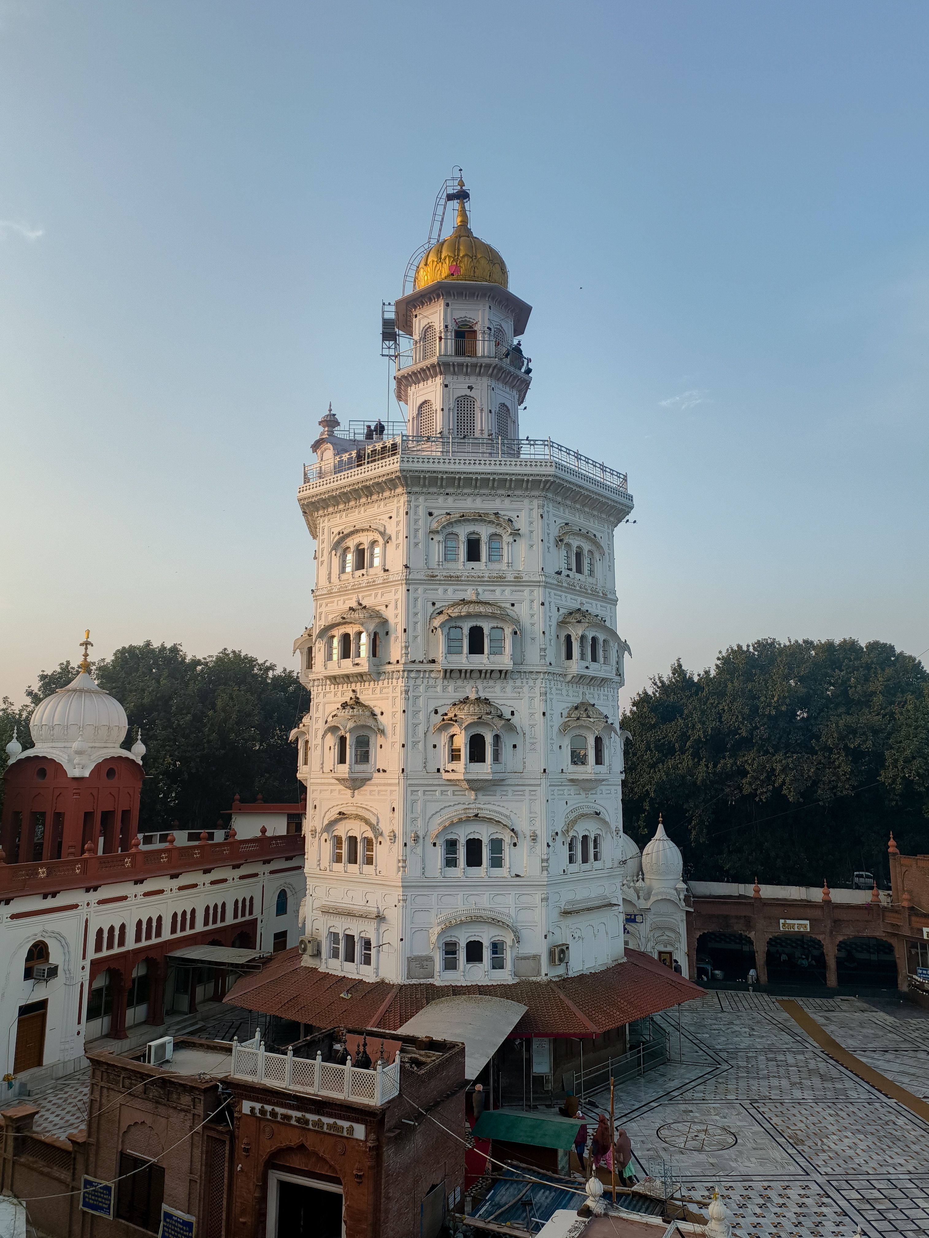 Majestic View of Gurdwara Baba Atal Rai Tower · Free Stock Photo