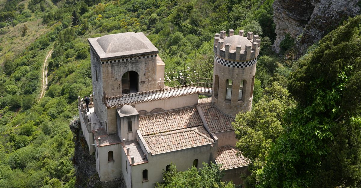 Two spectators killed when car leaves track at Erice hillclimb