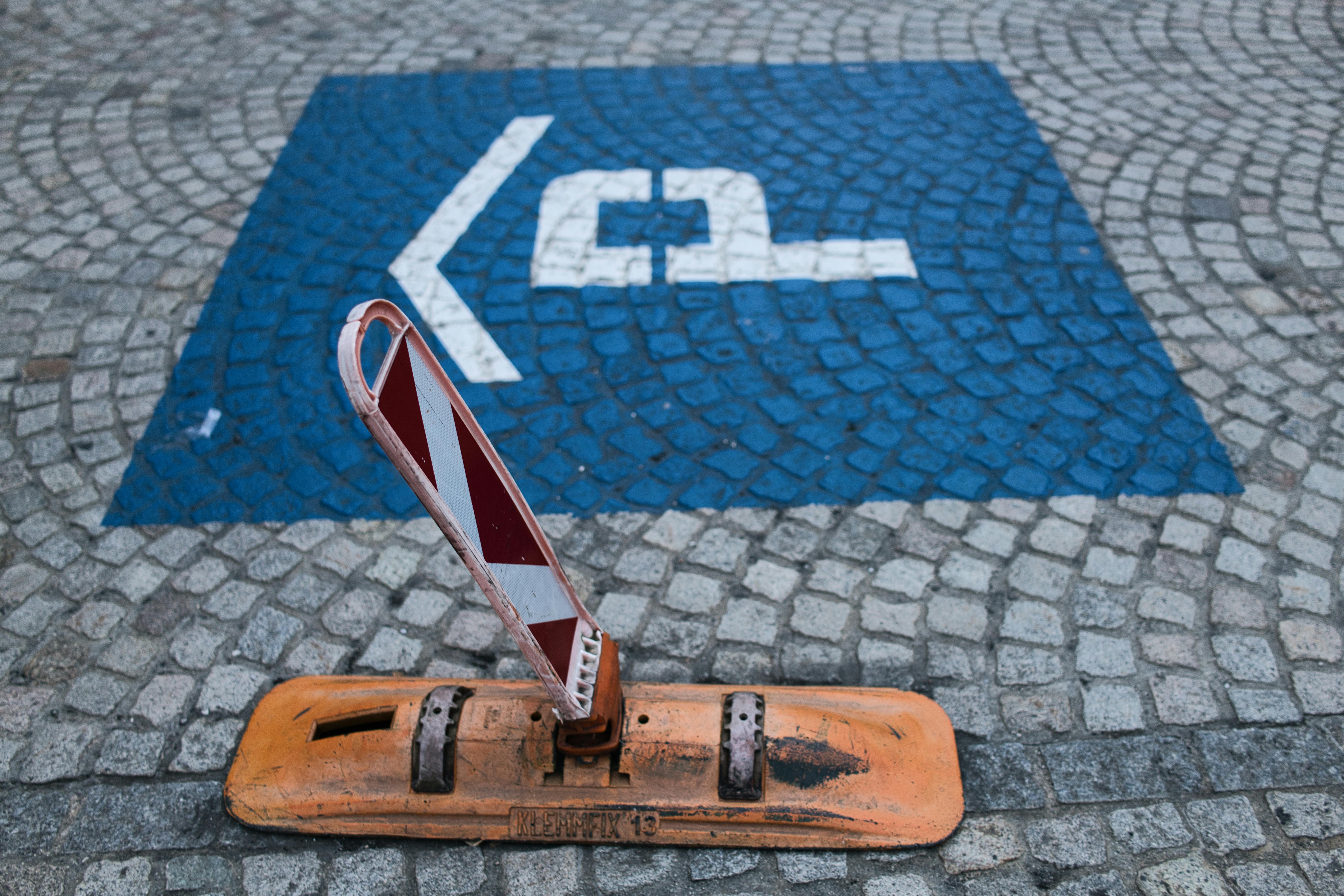 Insurance Gaps Limit Access To Robotic Joint Replacement In India — Photo by Harri Hofer on Pexels