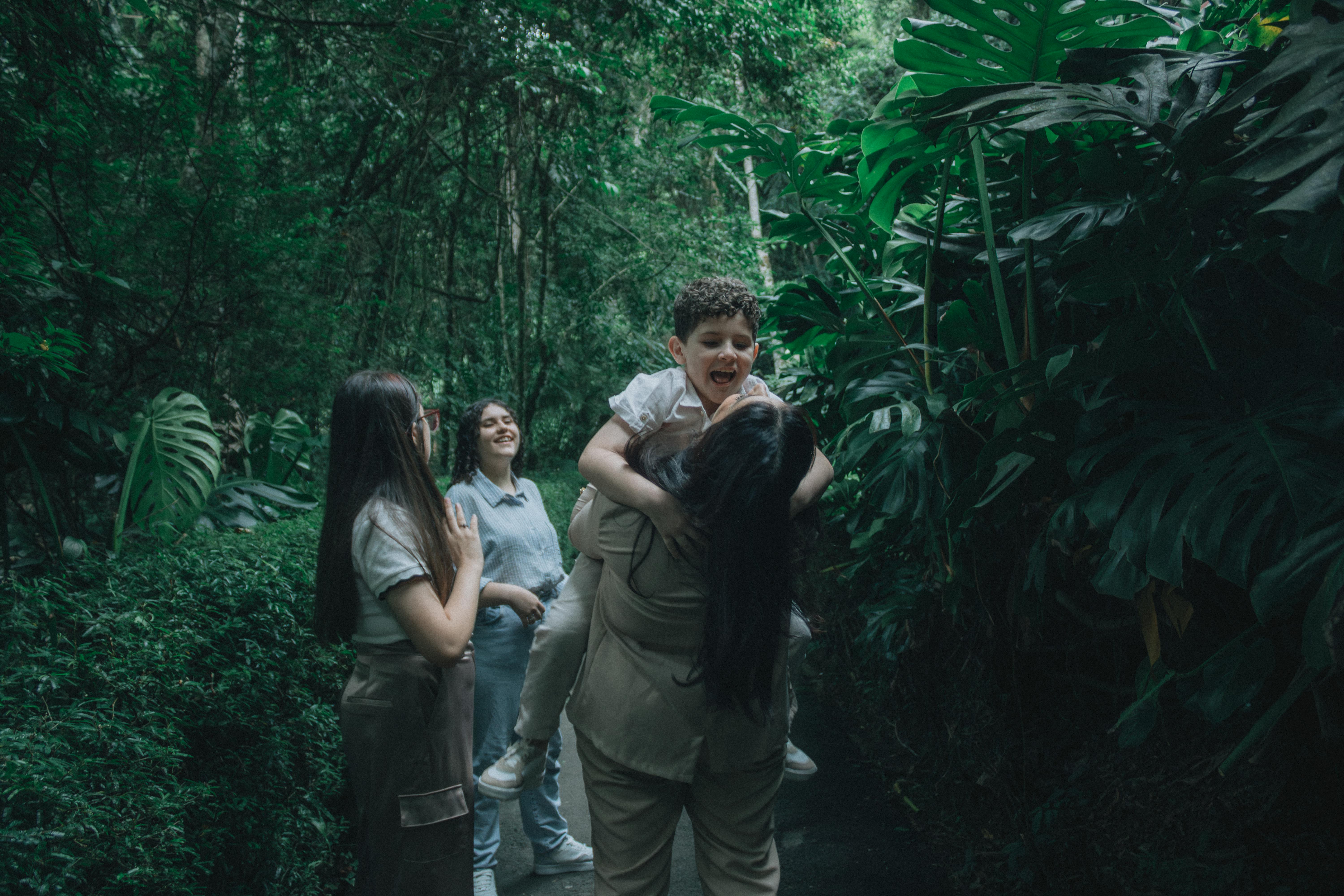 Family Traveller-Sailawaze Live showcases immersive travel inspiration — Photo by Mayara Caroline  Mombelli on Pexels