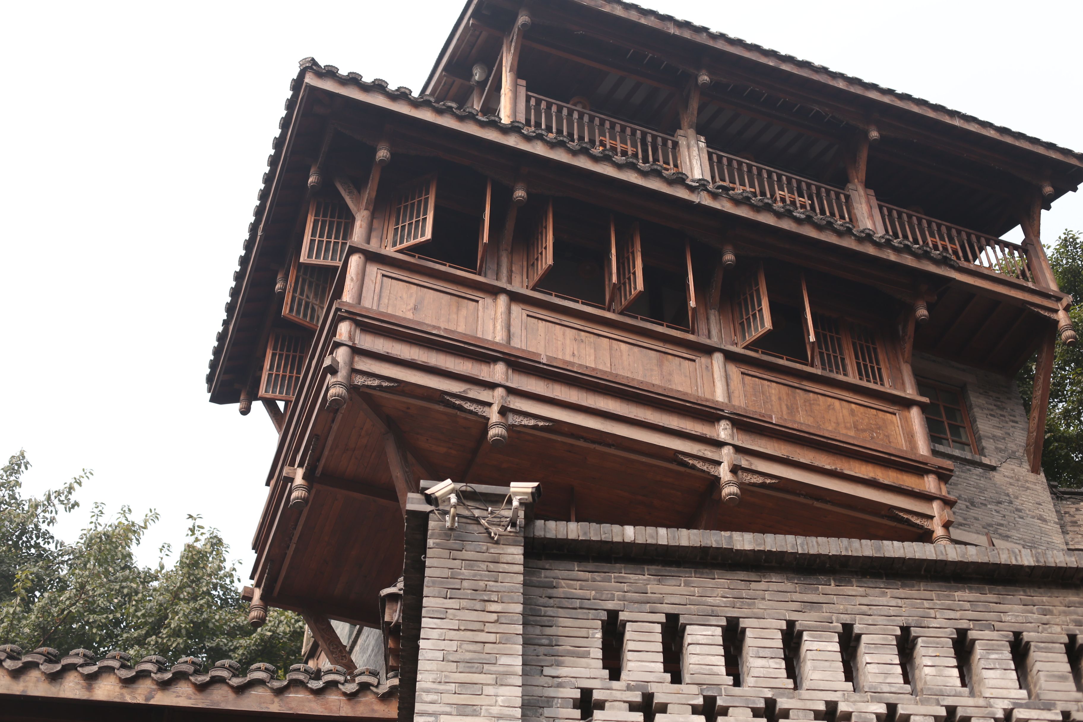 Traditional Wooden Chinese Architecture Building · Free Stock Photo