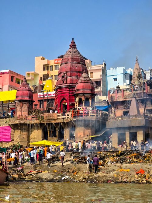 Free Lively view of the Ghats along the Ganges River in Varanasi, India. Stock Photo
