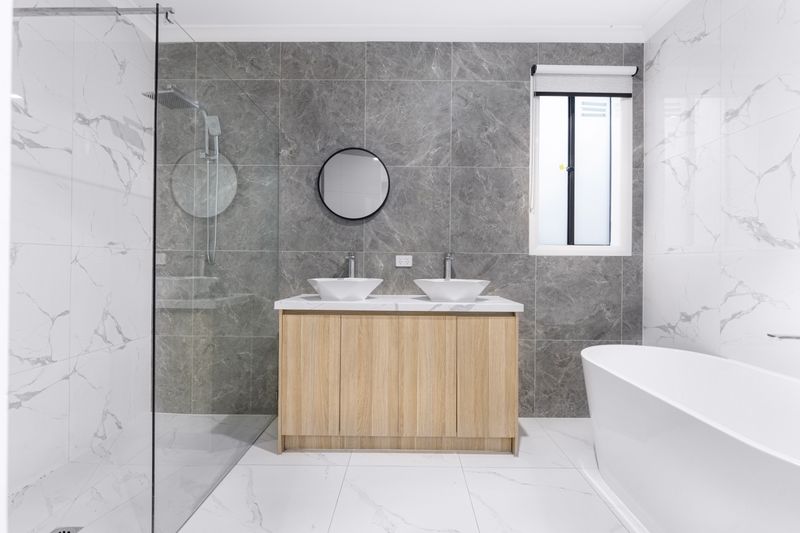Pedestal Sinks for Classic Charm