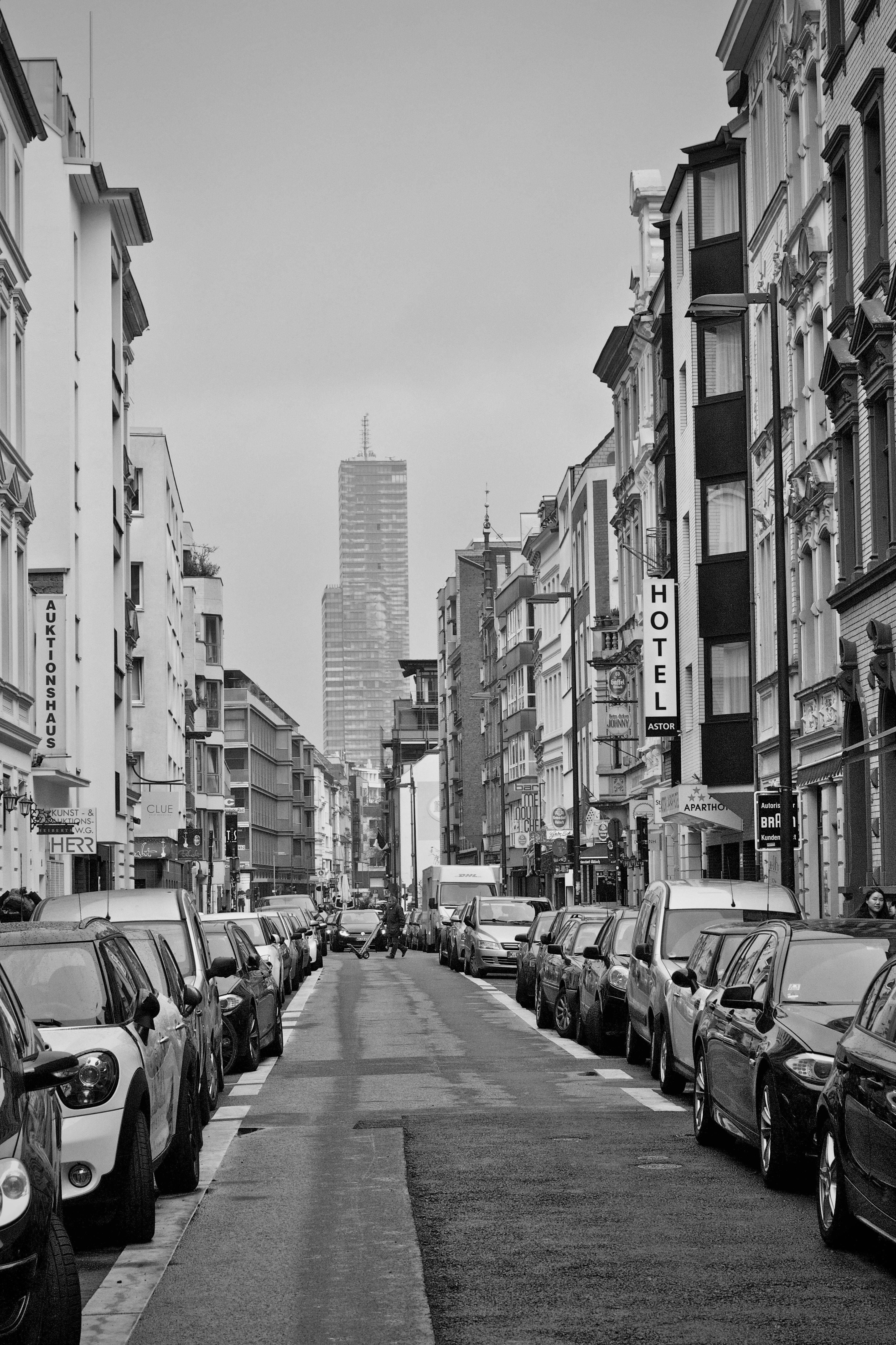 Black and White Urban Street with Calm Ambience · Free Stock Photo