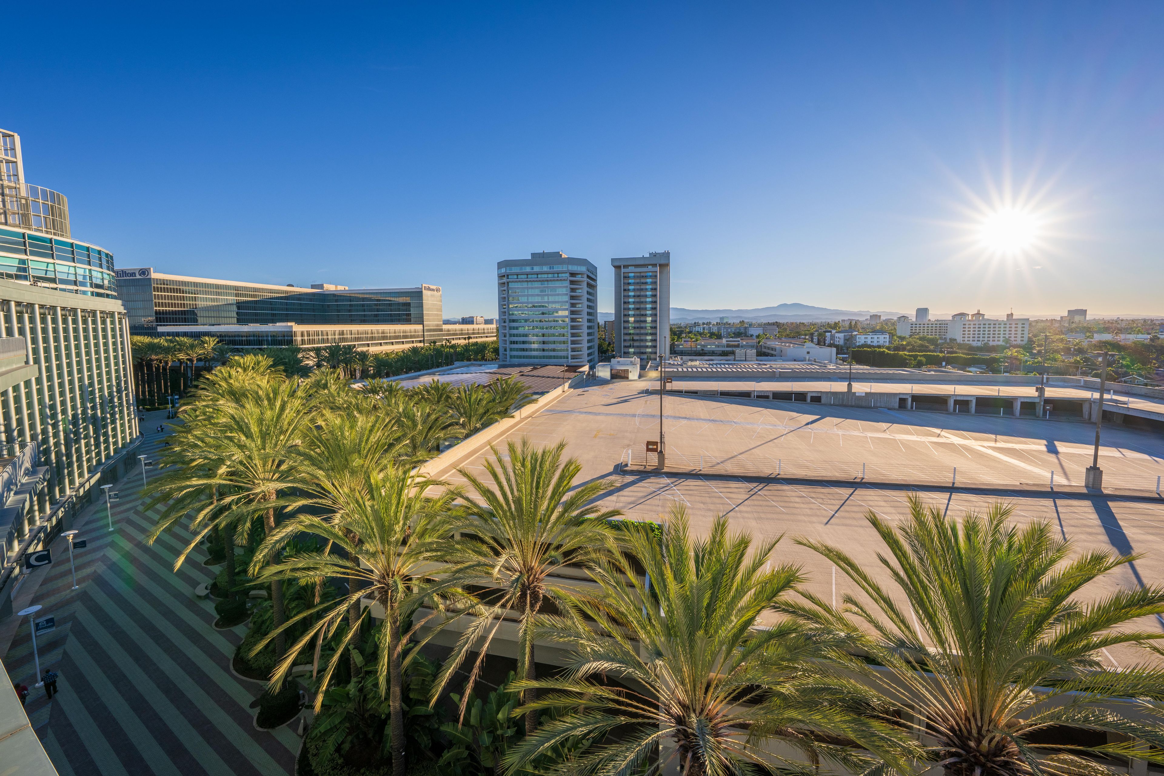 West Covina: Palm-lined plaza and hotels at the Anaheim Convention Center