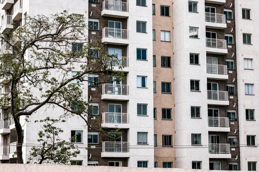 Young Girl Critically Injured in Fall From Ottawa Apartment Balcony