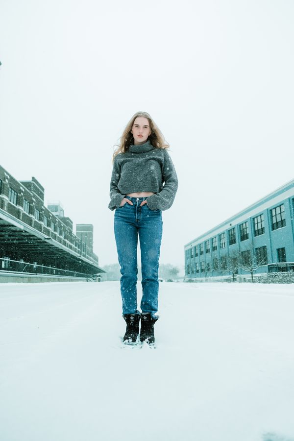 Ribbed turtleneck with high-waisted mom jeans