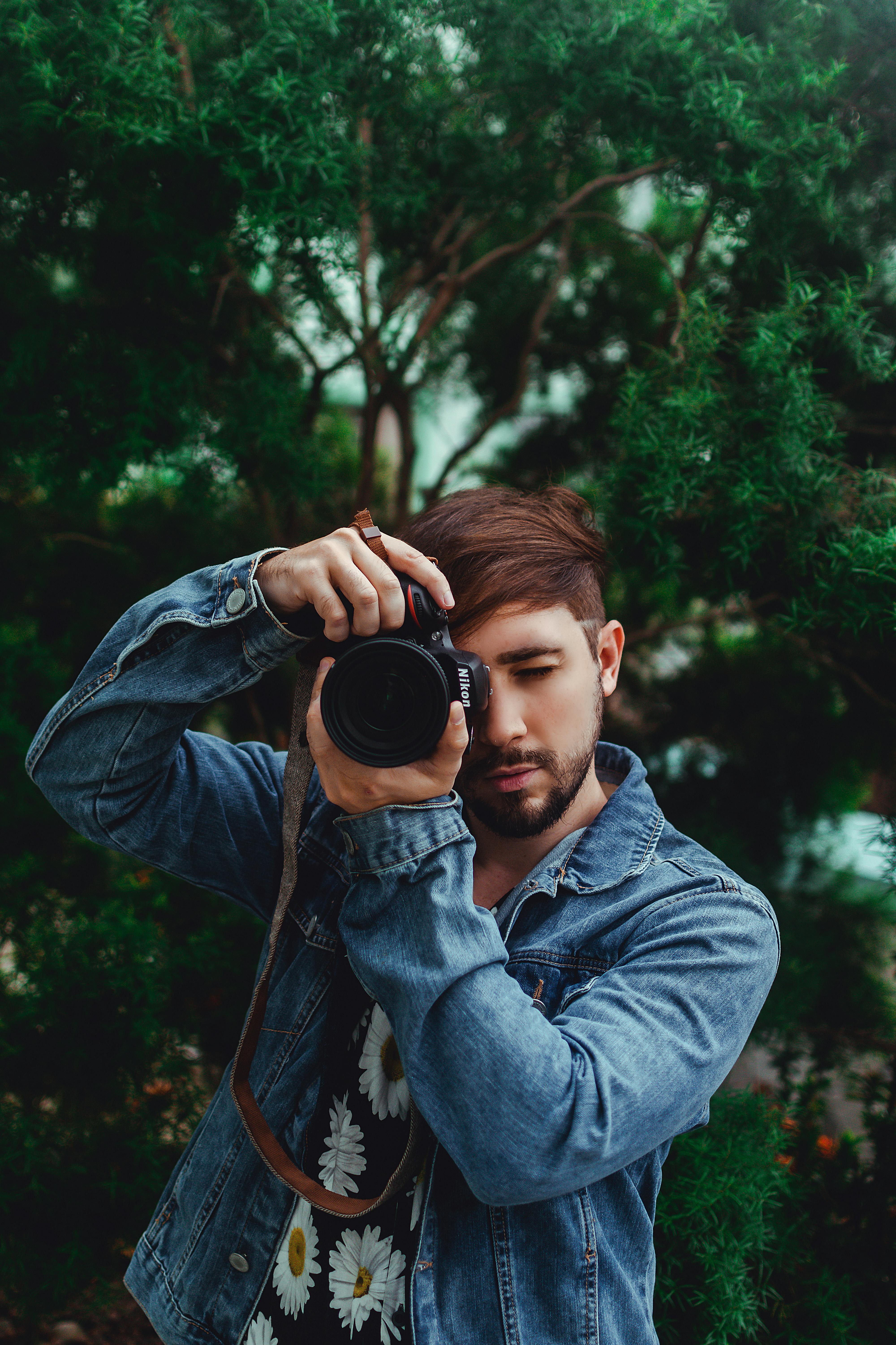 What kind of equipment do I need to begin a career in photography?