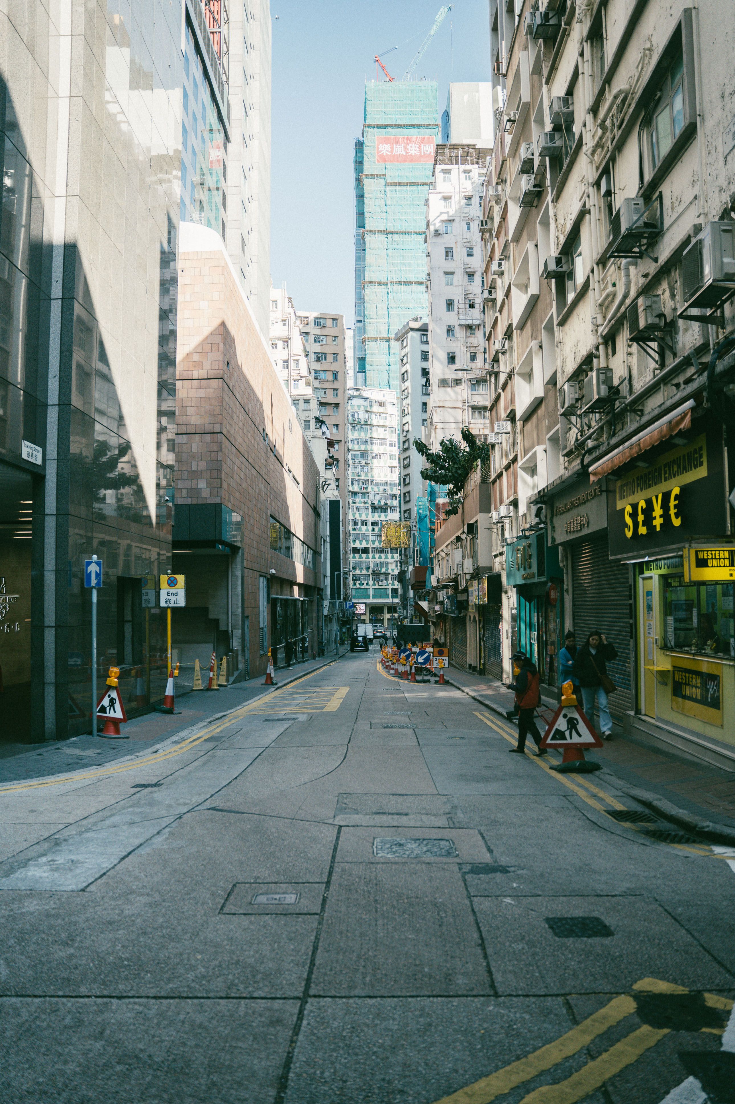 Urban Street View in a Busy City · Free Stock Photo