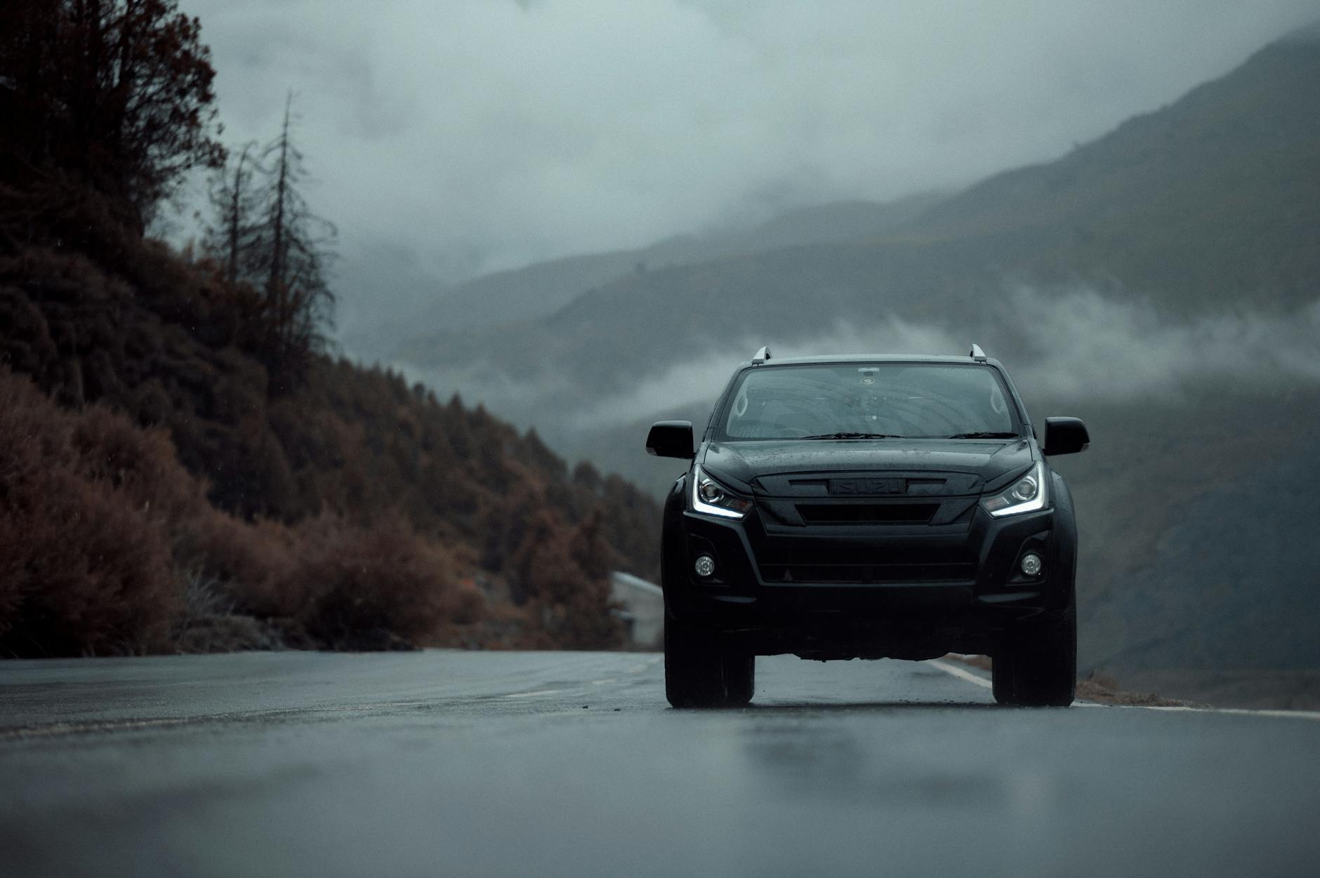 Lobo EV vs Isuzu Motors