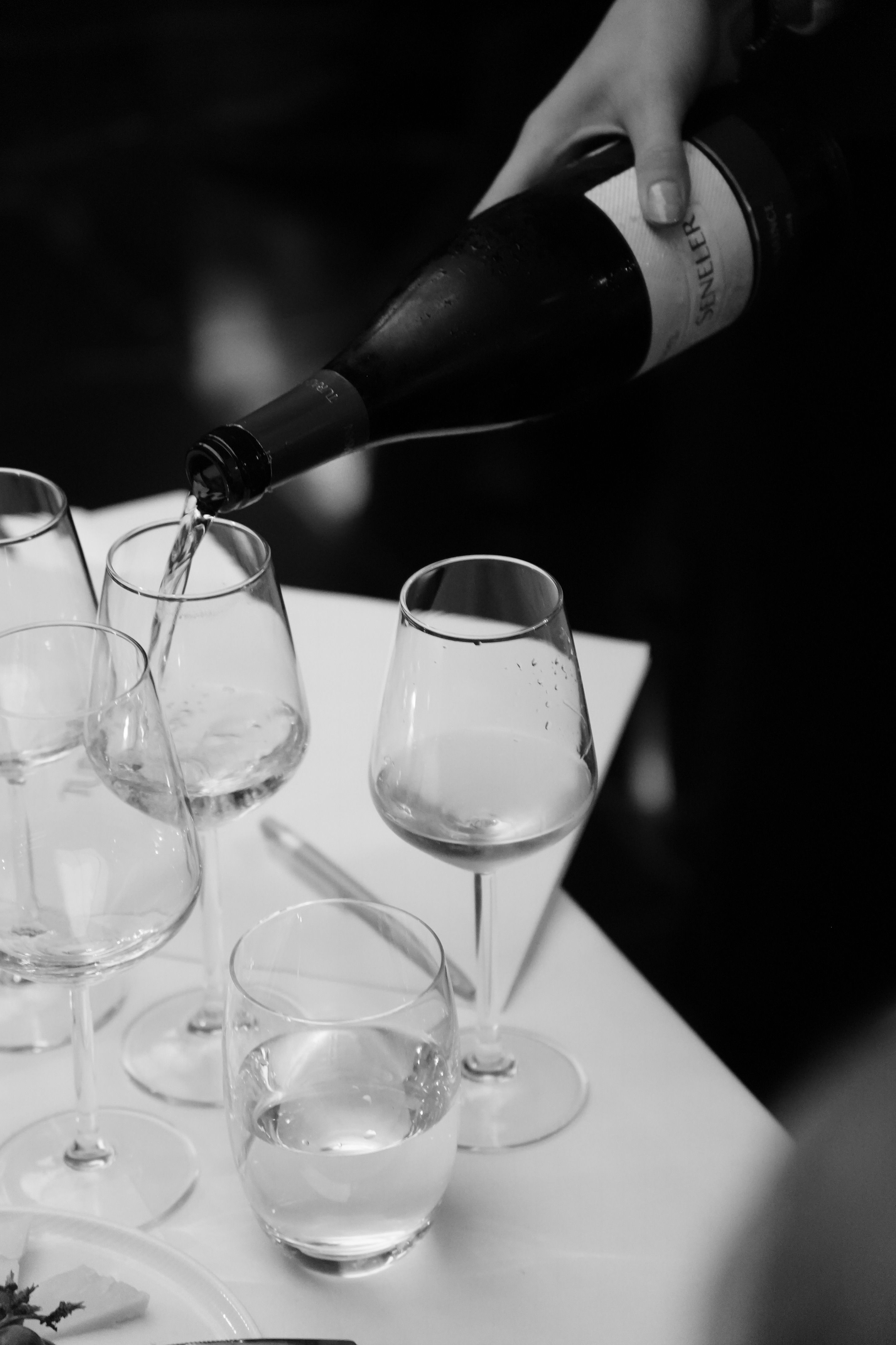 Accords mets-vins AOC pour les plats végétariens : un guide pratique 