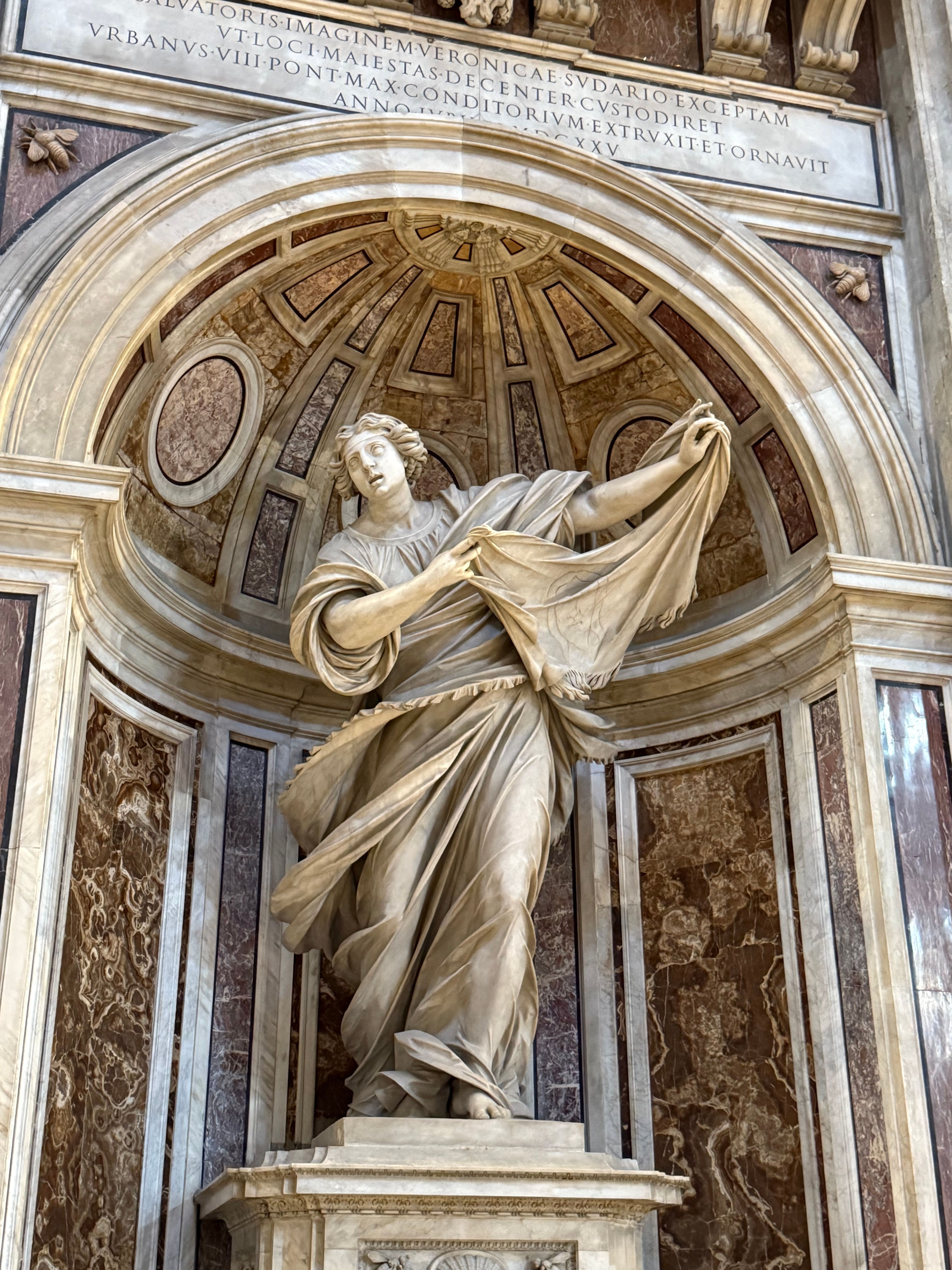 Renaissance Marble Statue in Architectural Niche · Free Stock Photo