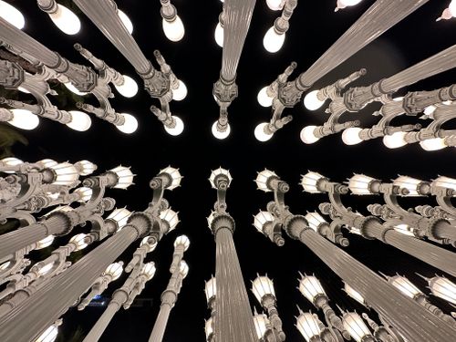 Free A striking perspective of the Urban Light installation at LACMA, Los Angeles. Stock Photo