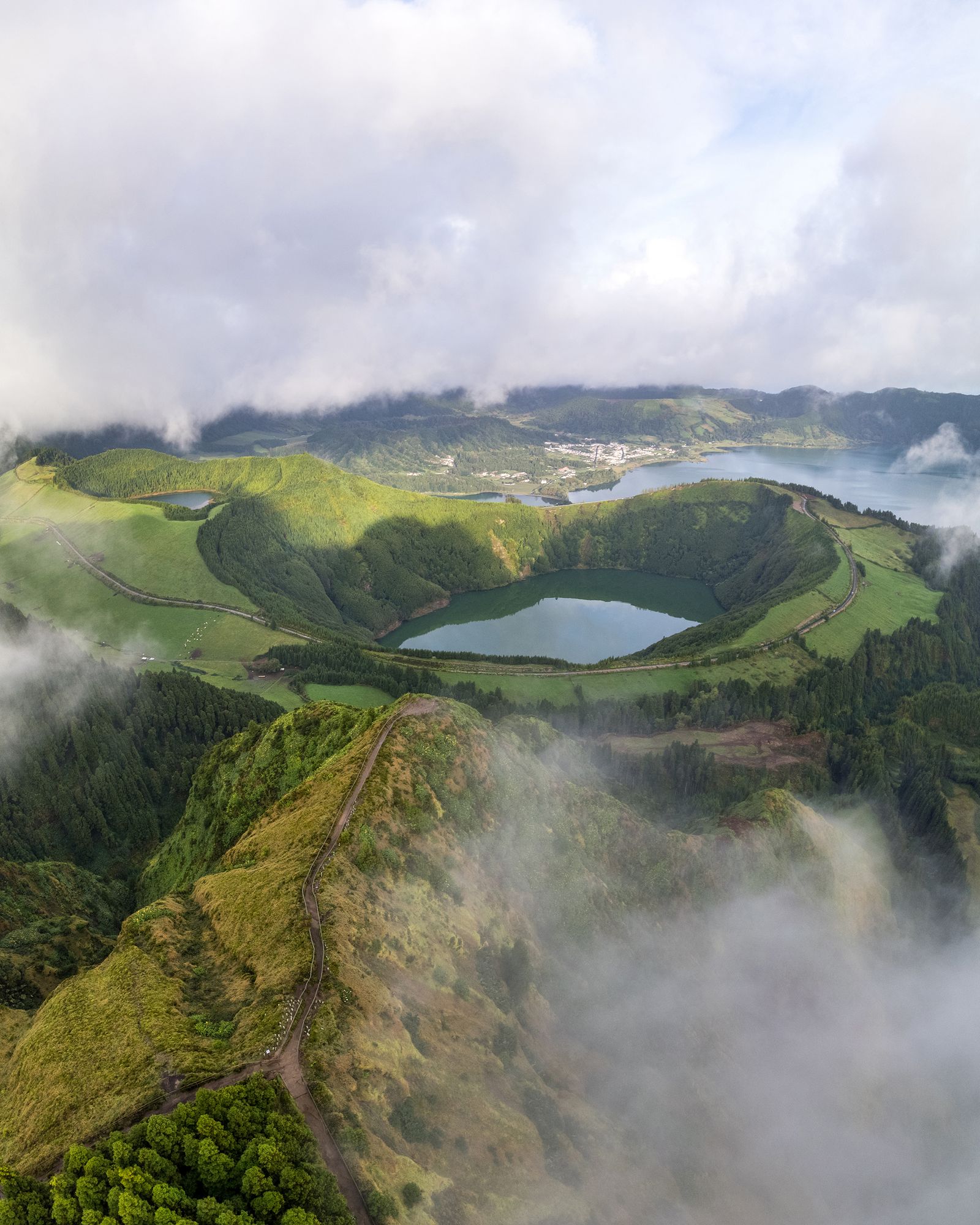 Sete Cidades na Azorach – jezioro wulkaniczne i zielona kaldera
