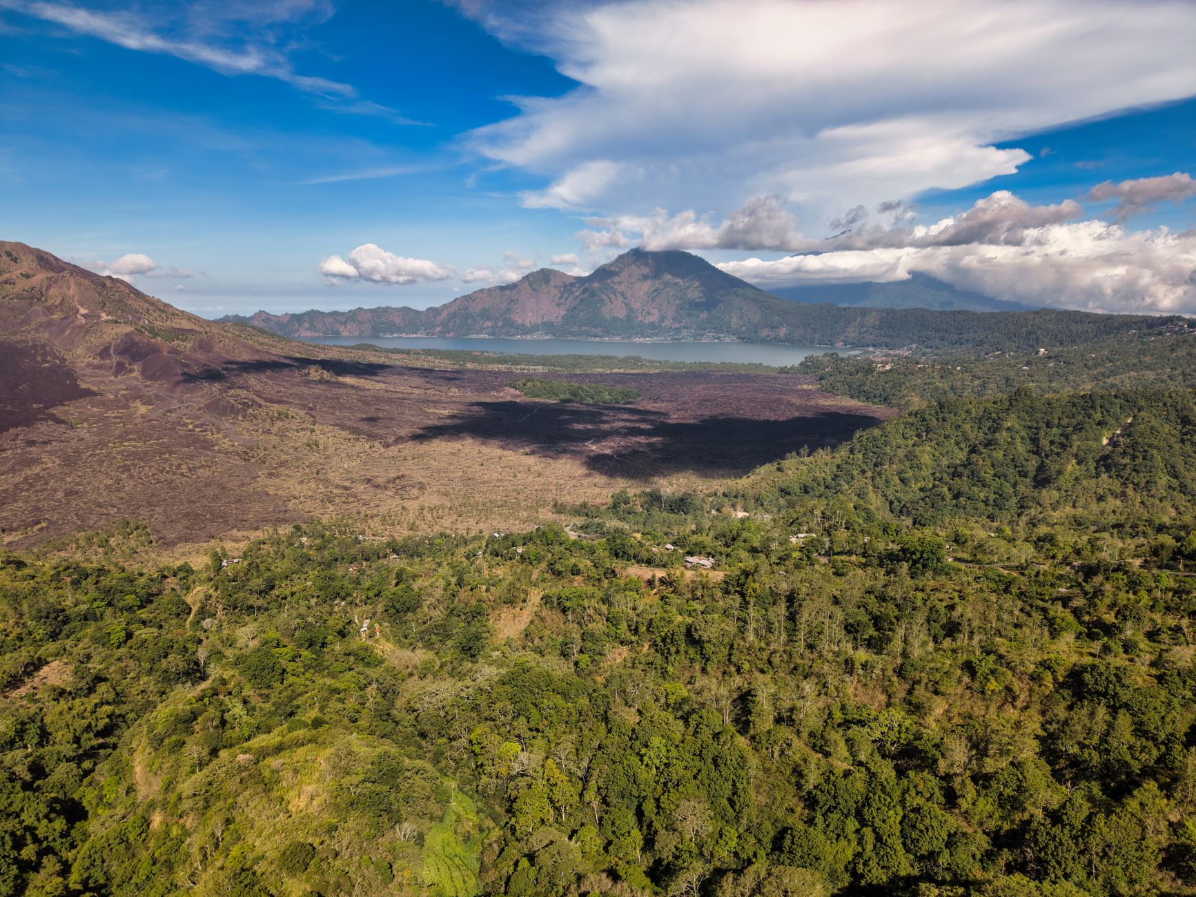 Danau Buyan Bali: Surga Tersembunyi yang Menenangkan di Tengah Keindahan Bedugul