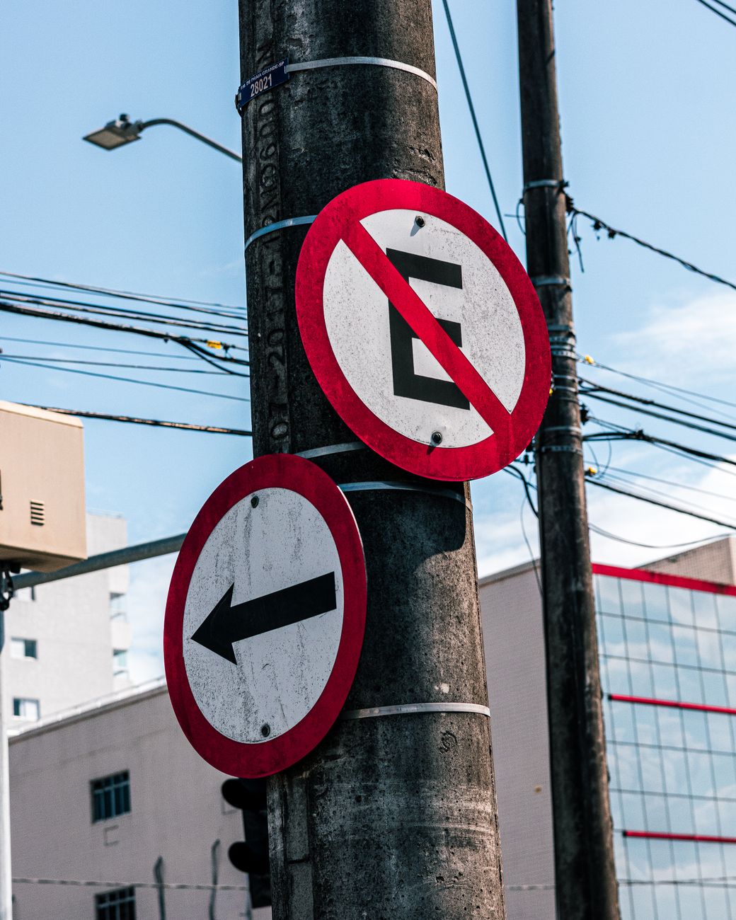 Señales Transitorias en Obras Viales: Caso de Éxito en la Reducción de Accidentes