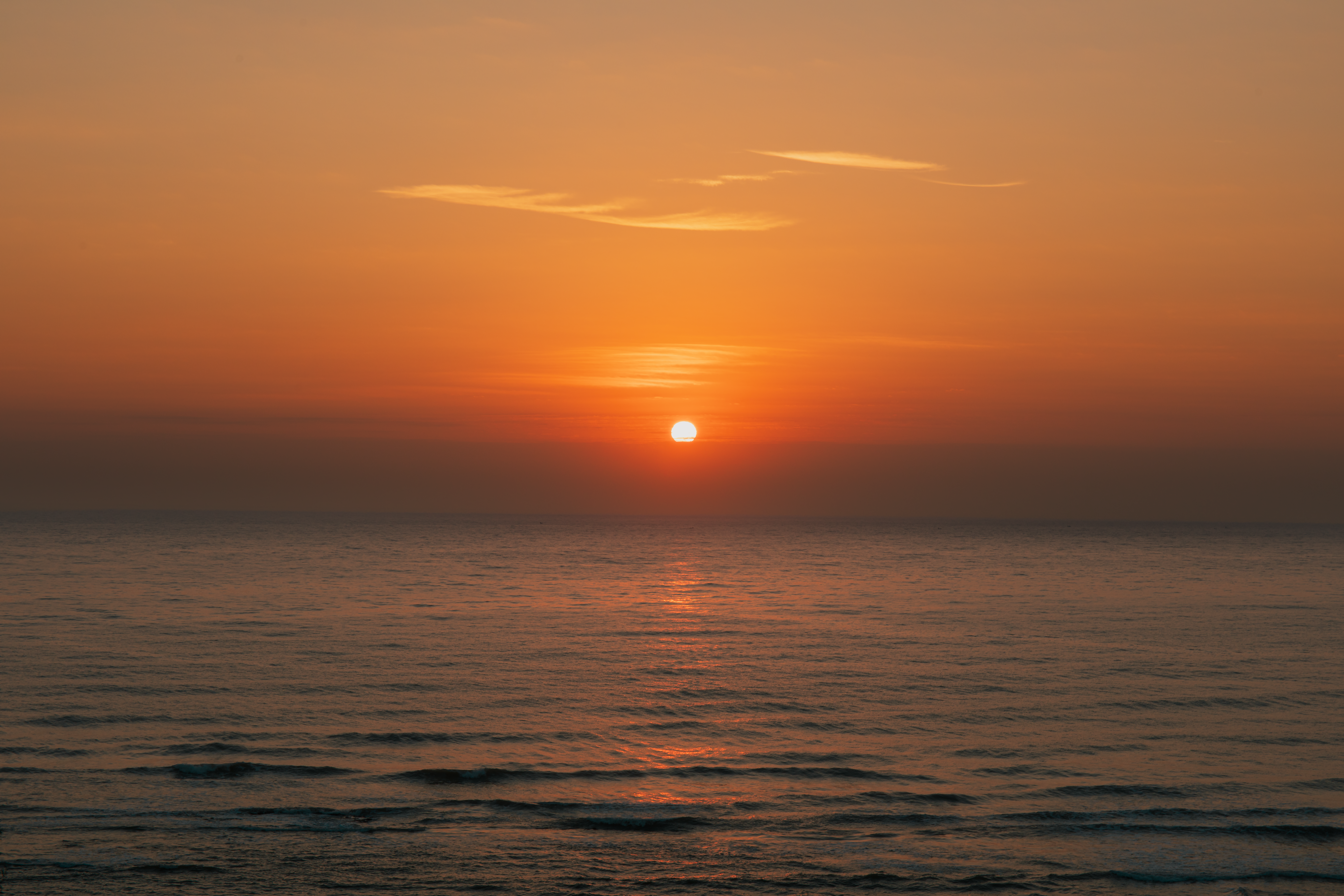 minimalist amber horizon representing a new beginning and peace - How achievers overcome hidden depression