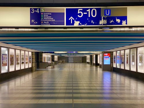 Бесплатное стоковое фото с железнодорожная станция, станция, станция метро