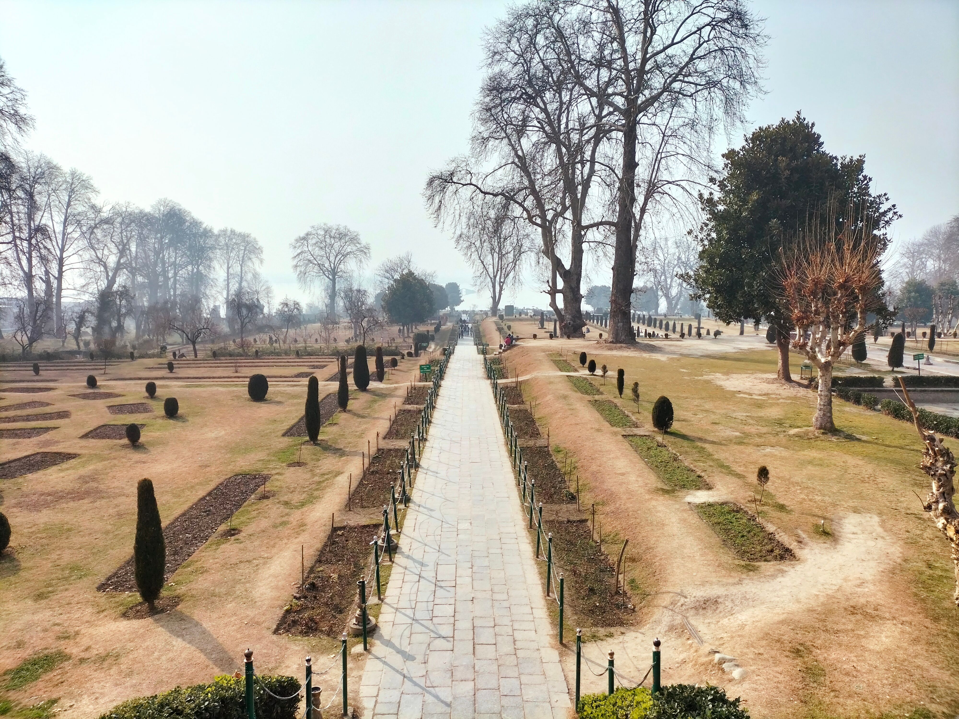 Pathway through Shalimar Bagh in Srinagar · Free Stock Photo