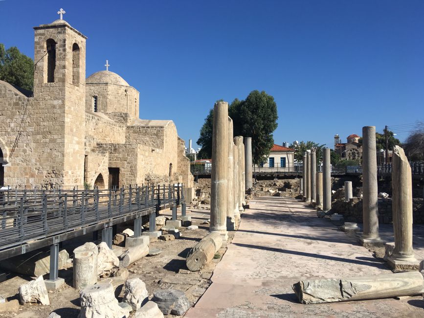 Trouver un travail a Paphos en 2026 : guide emploi expatrie