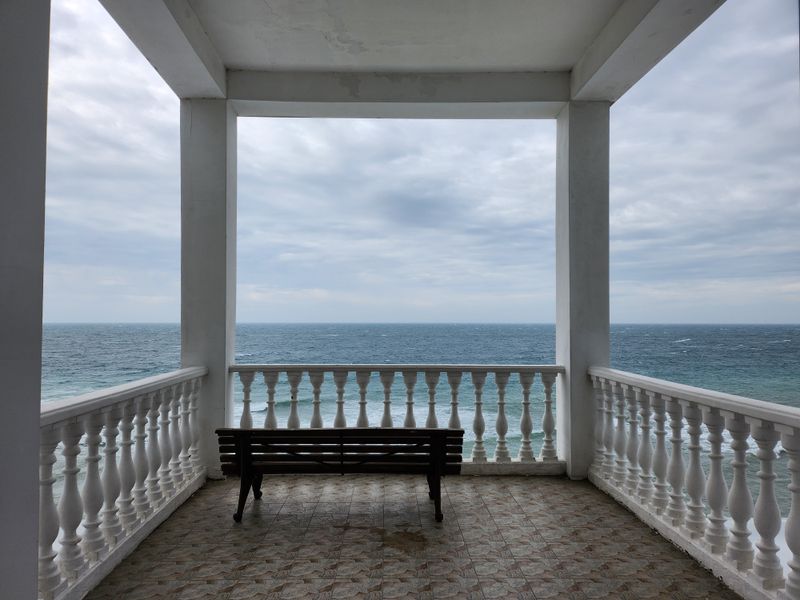 Sunny penthouse with roof terrace in Larnaca 2
