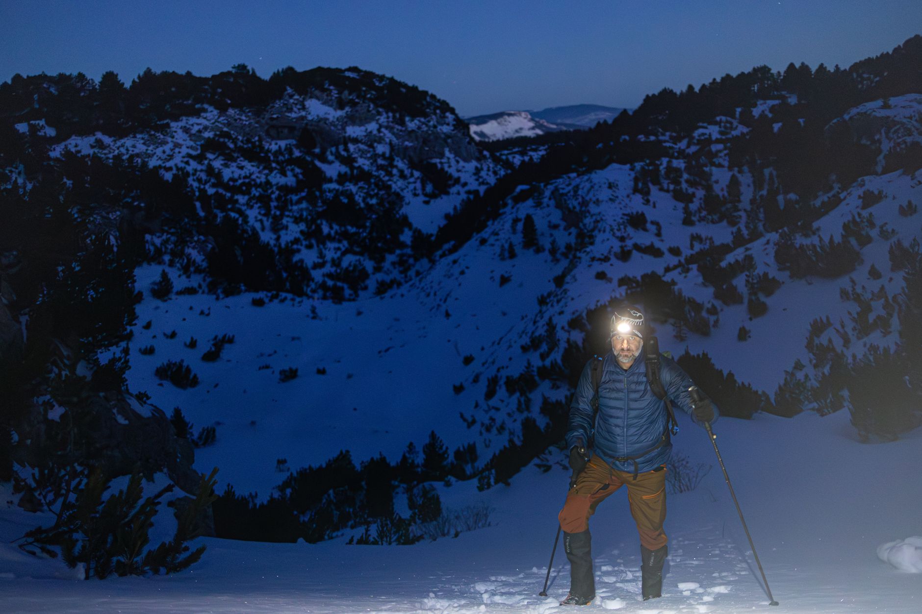 Best Hiking Headlamps 2026: 300-1000 Lumen & Rechargeable
