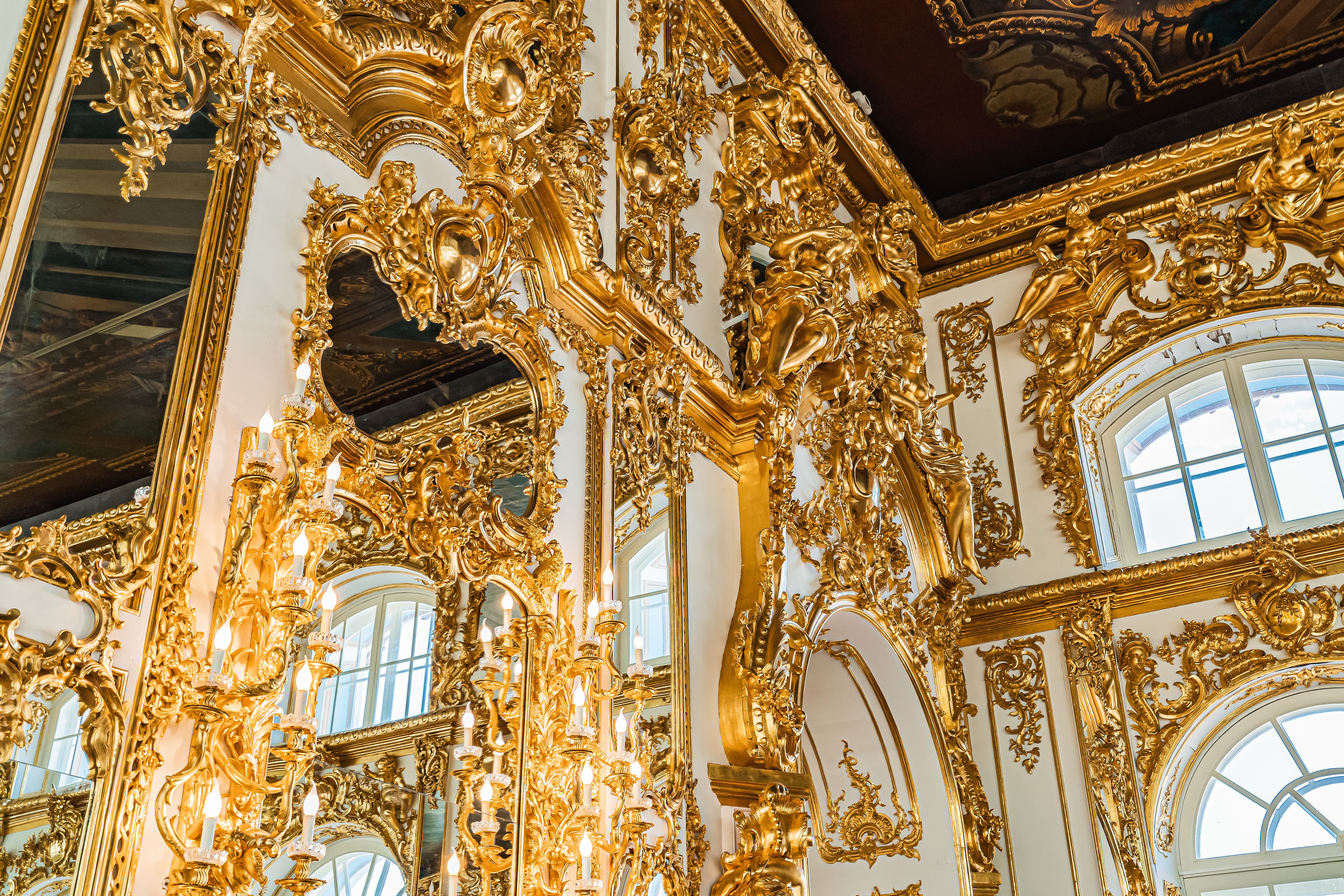 Luxurious Rococo Interior in European Palace · Free Stock Photo