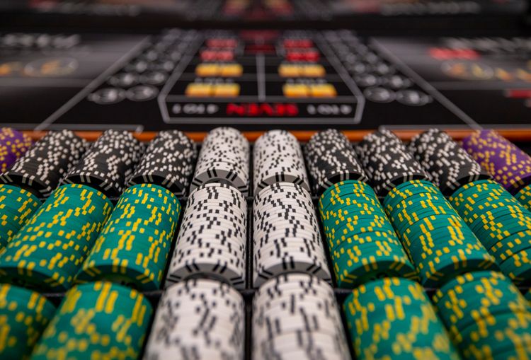 Online Casino: Spielautomaten und Live-Spiele im Überblick