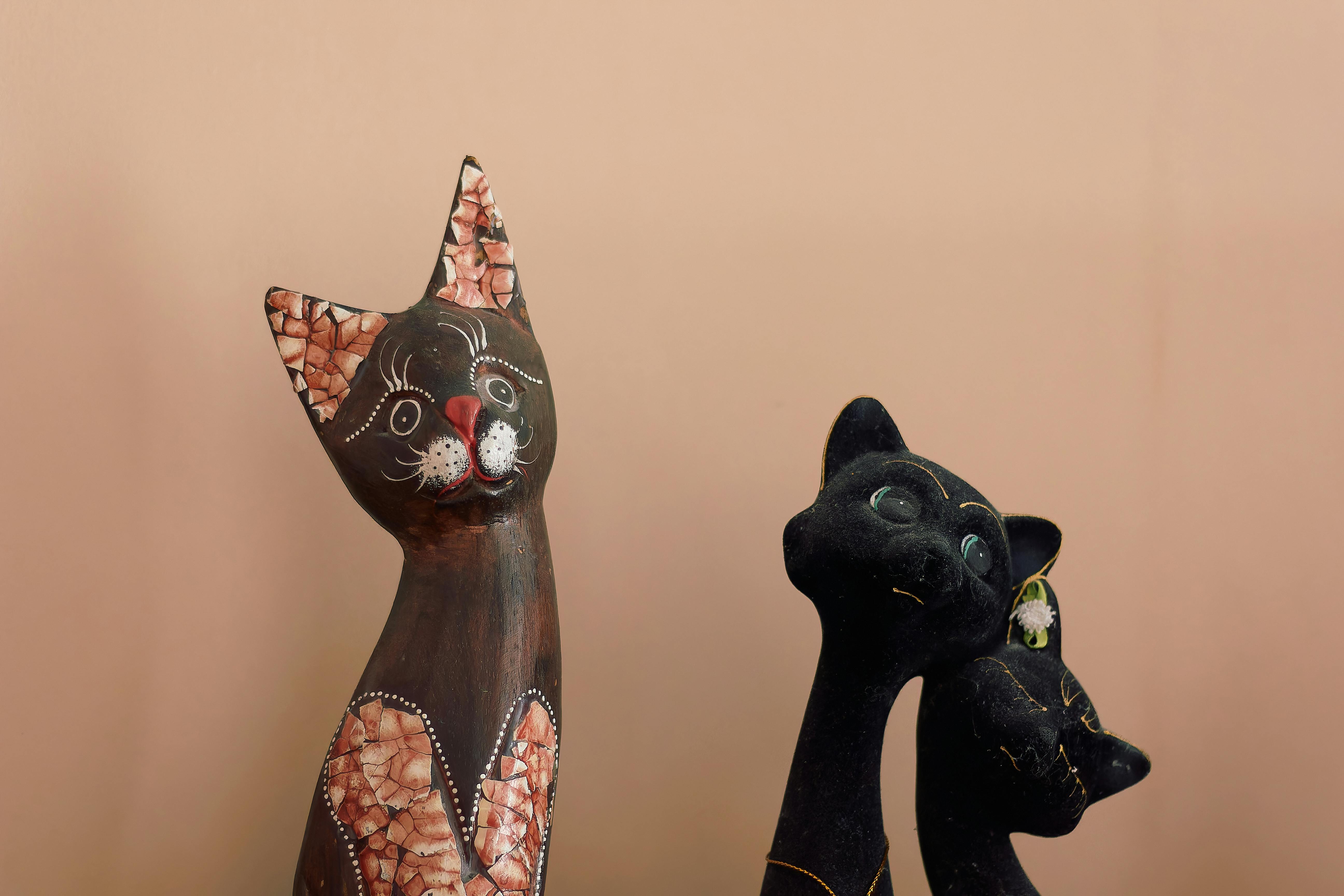 誠品生活台南館的貓咪藝術裝置，卻引發民眾環保關注