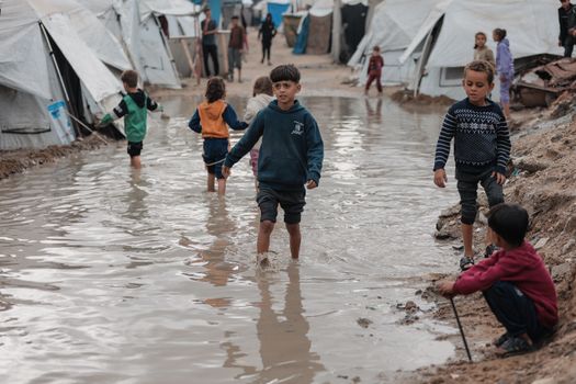 UN Warns of Humanitarian Crisis as Israel Closes Gaza Border Crossings
