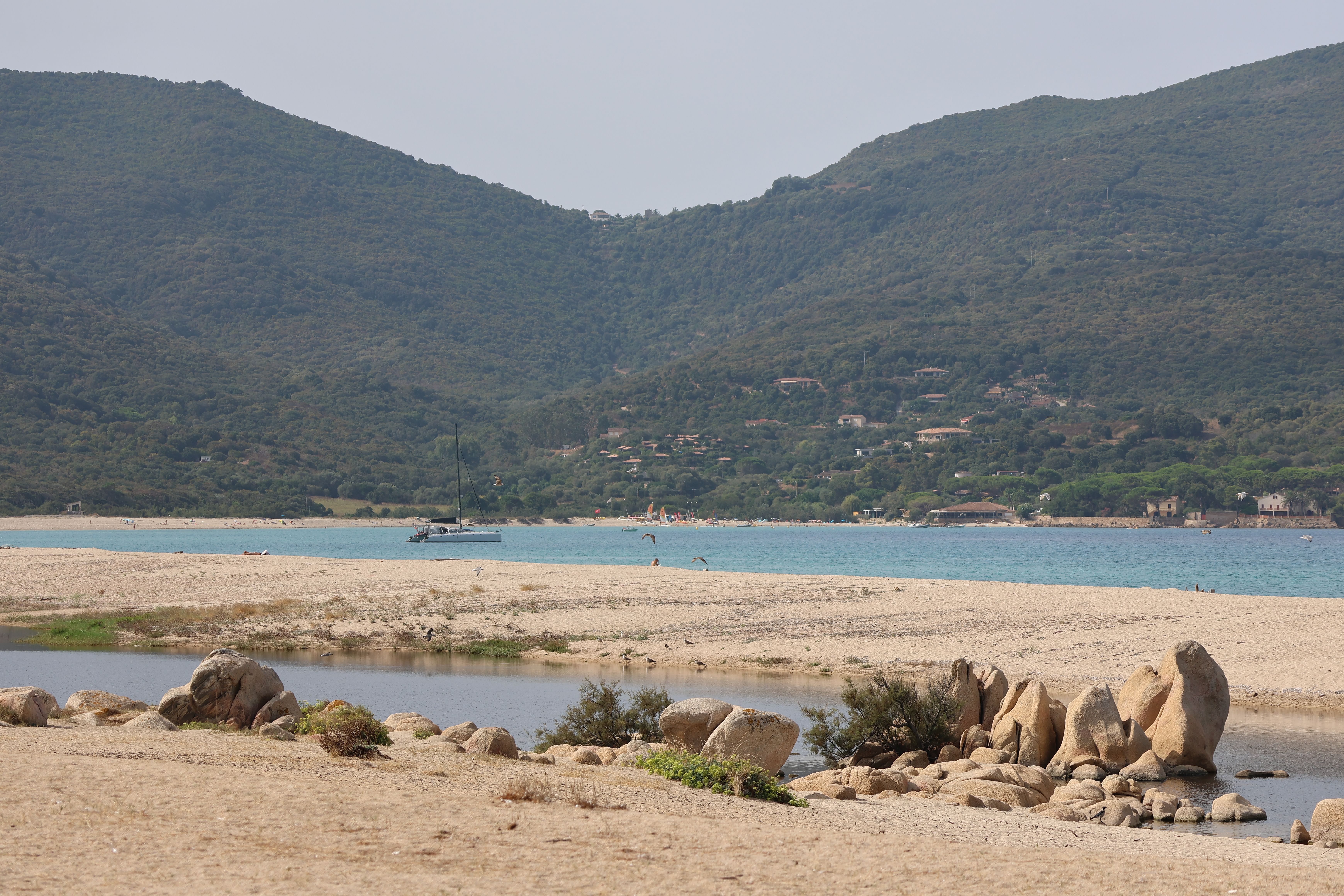 Guide pratique : Les plages de la Côte d'Amour en été - Profitez du sable doré et des embruns
