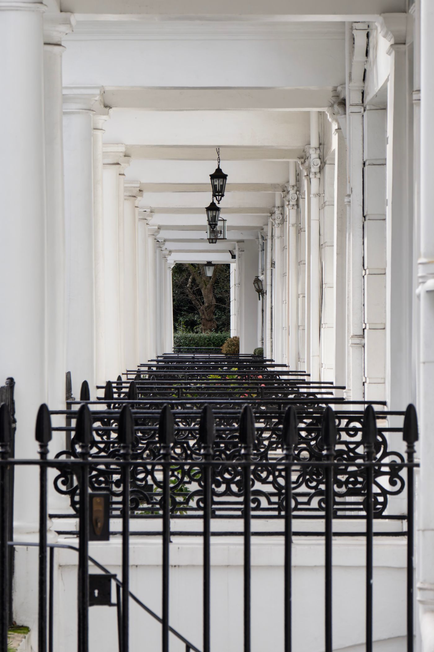 Kensington townhouses and embassy belt — serviced apartments for executive and diplomatic stays