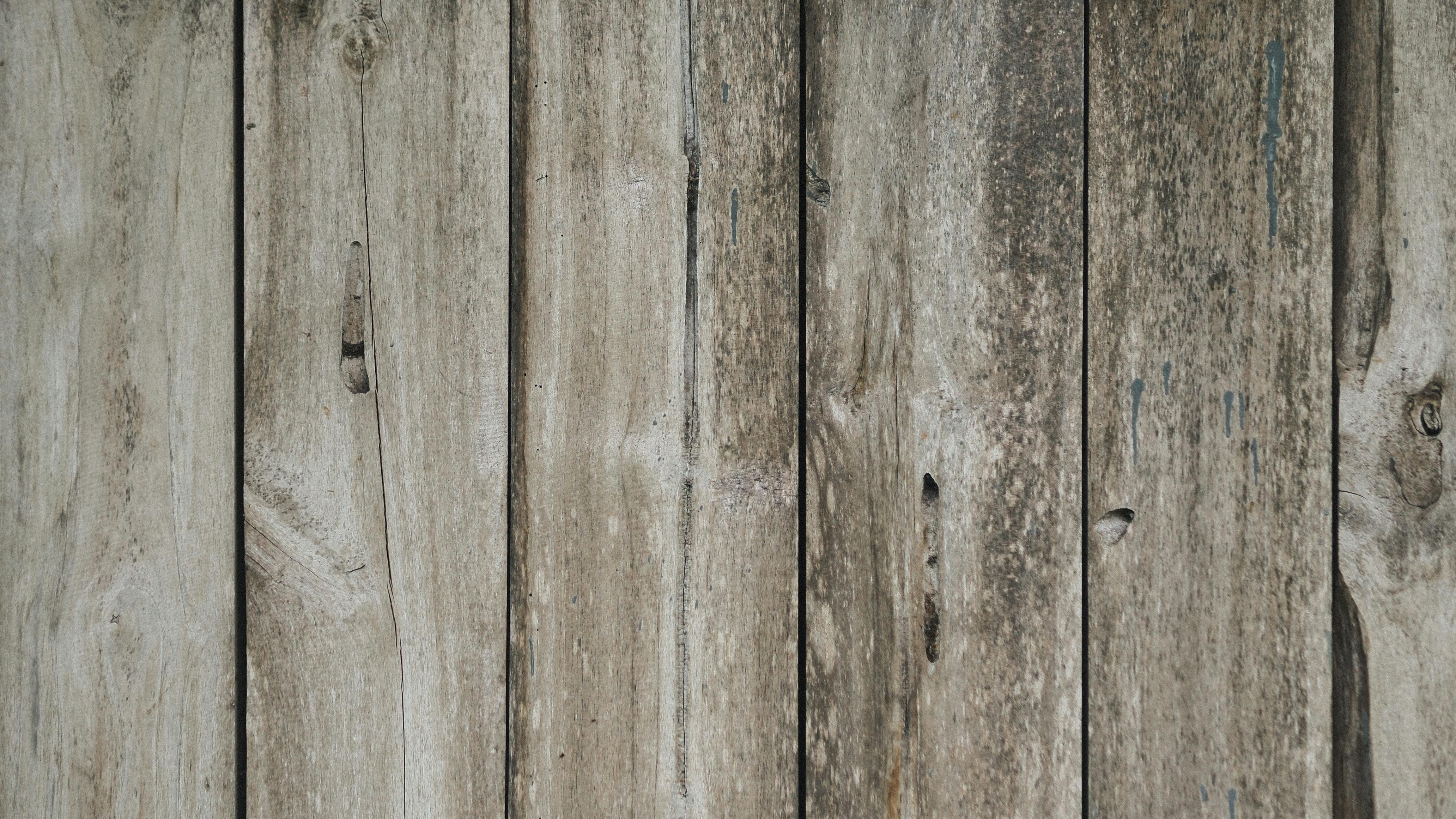 Miễn phí Ảnh cận cảnh những tấm ván gỗ đã phong hóa tạo nên bề mặt thô ráp đặc trưng. Ảnh lưu trữ