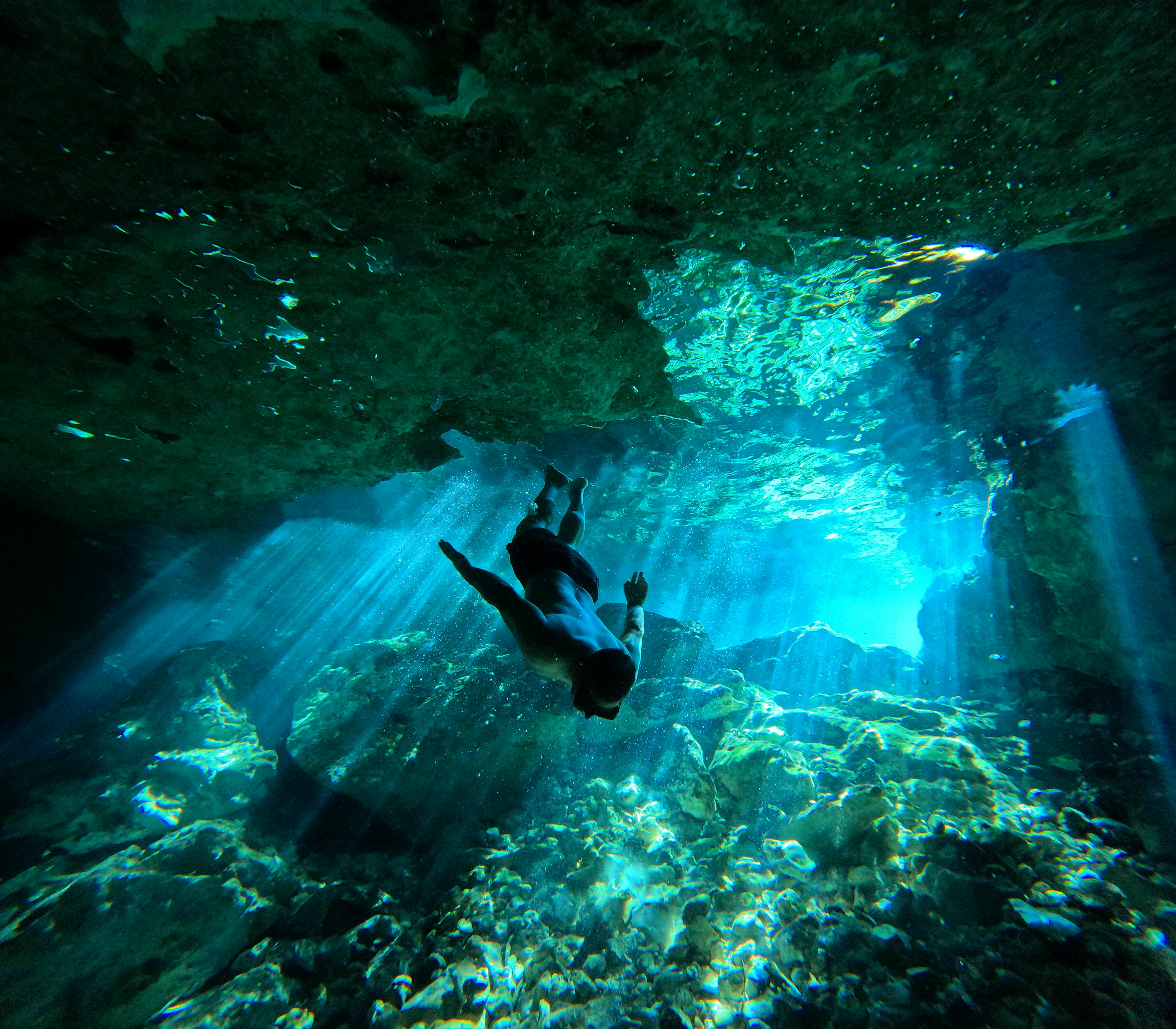 Exploration des grottes sous-marines : règles de sécurité