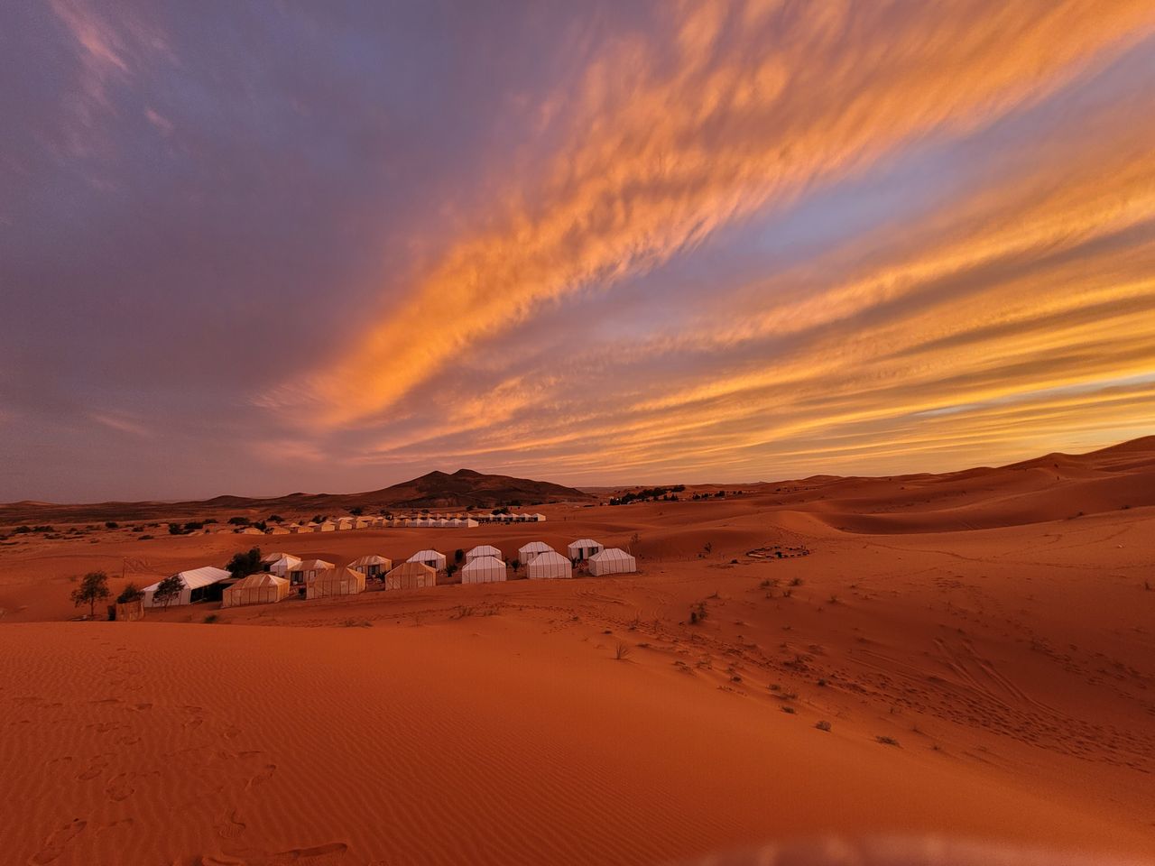 Désert d'Agafay au crépuscule