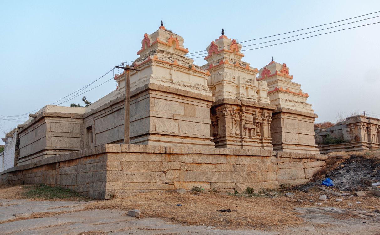 Historic Indian Temple Architecture in Daylight · Free Stock Photo