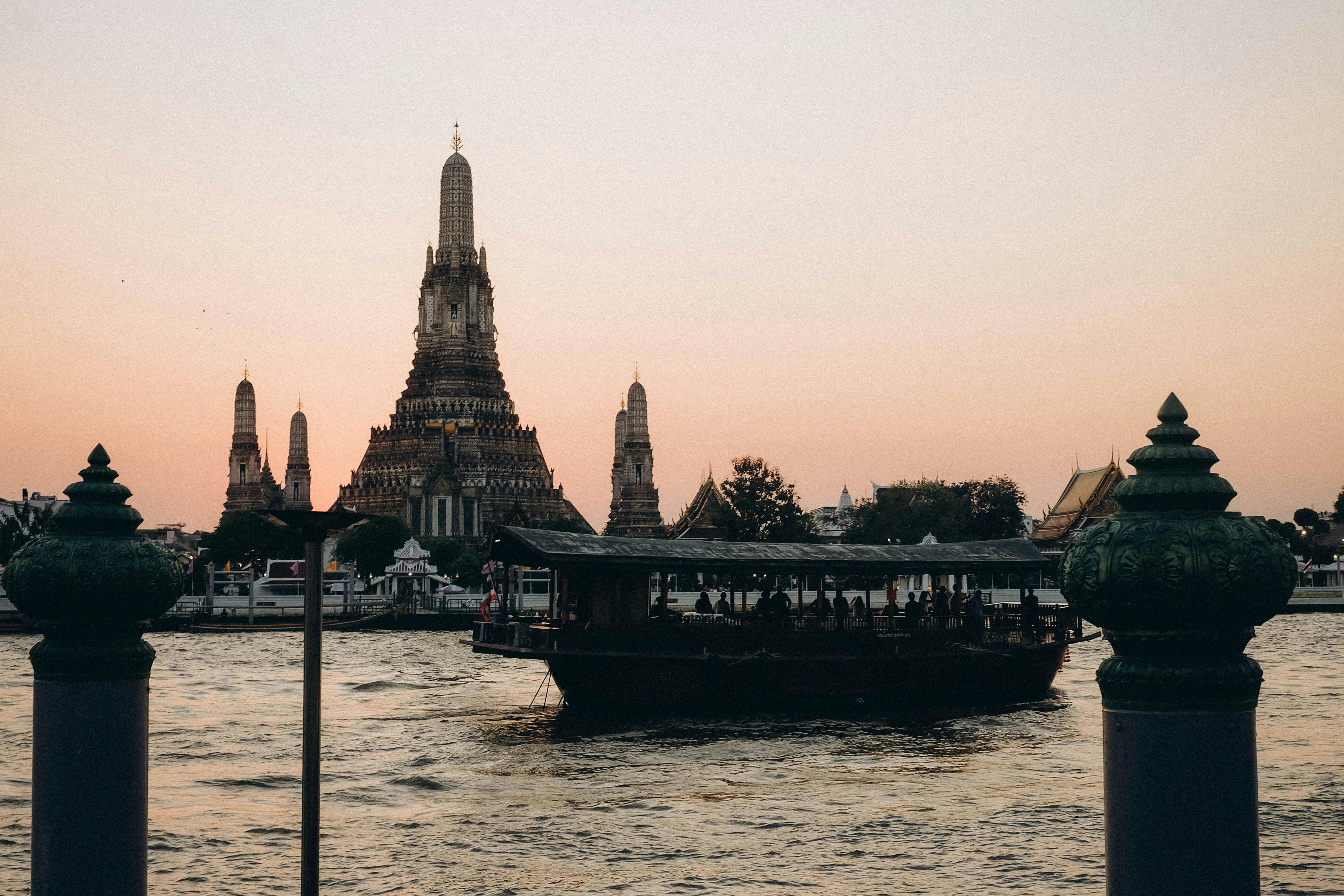 Wat Arun temple at sunset