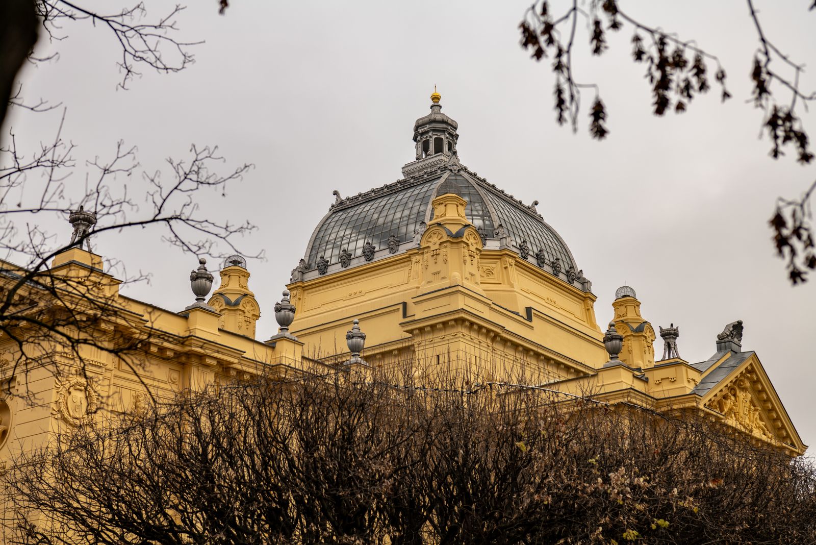 Het Kunstpaviljoen is uit Boedapest hierheen gekomen