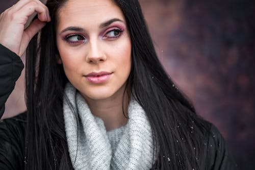 Free Woman in White Scarf and Black Shirt Stock Photo