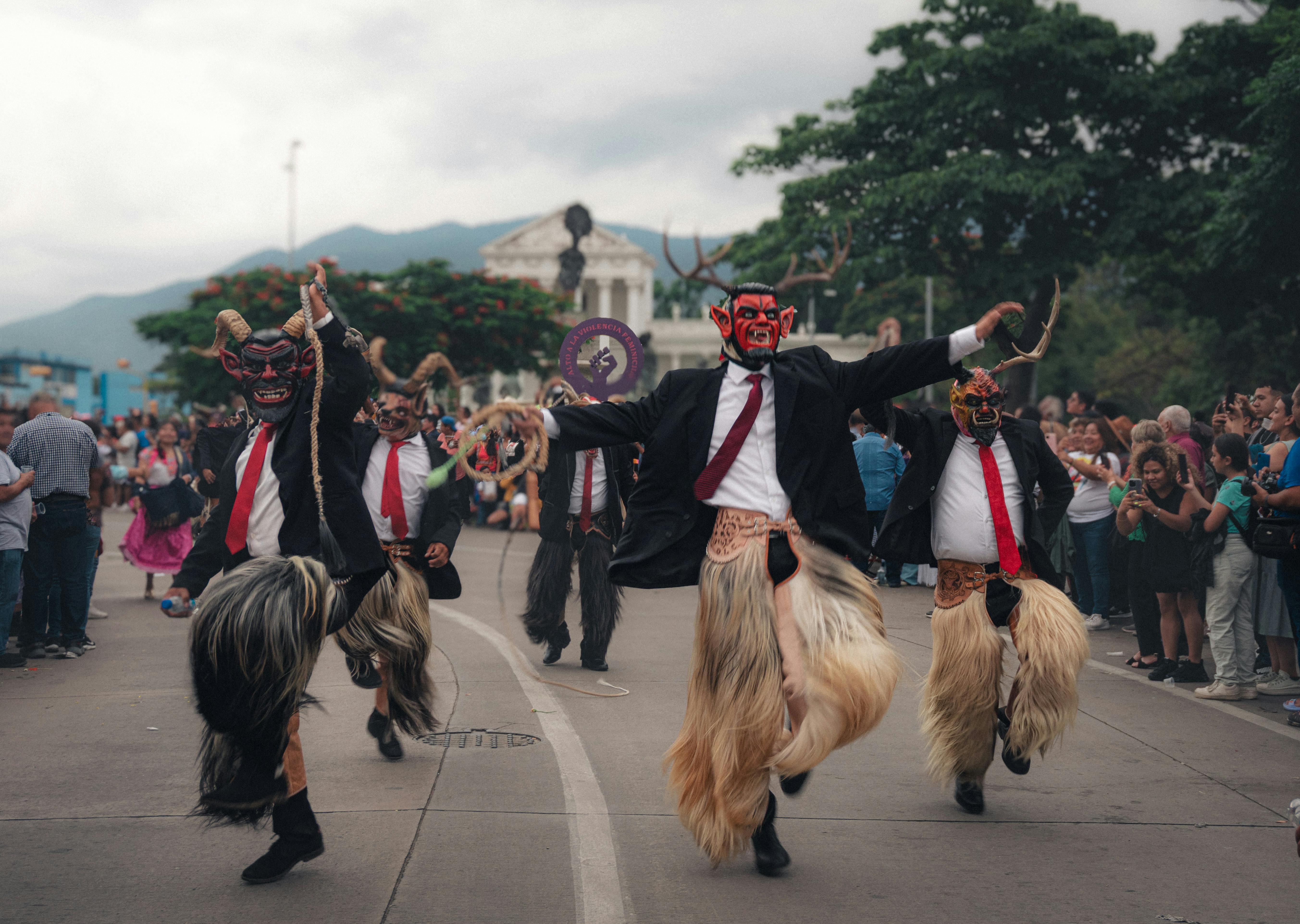 Residentes de Alajuela siguen con preocupaci├│n la escalada en Oriente Medio