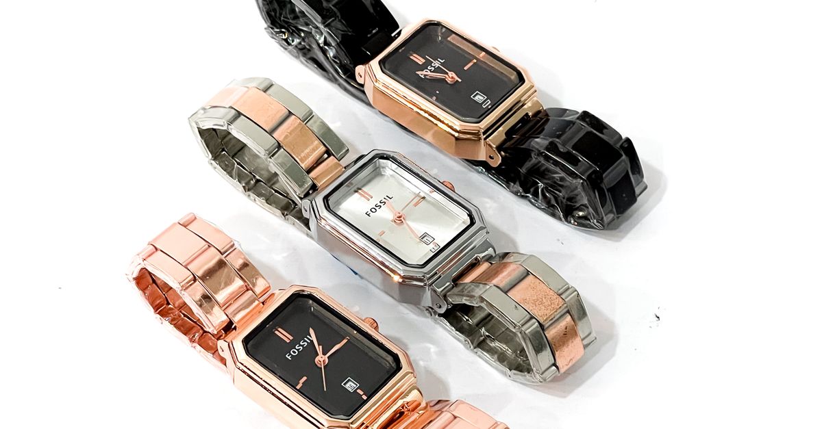 Xen Watch Rectangular Elegant Rectangular Watches in Rose and Black · Free Stock Photo
