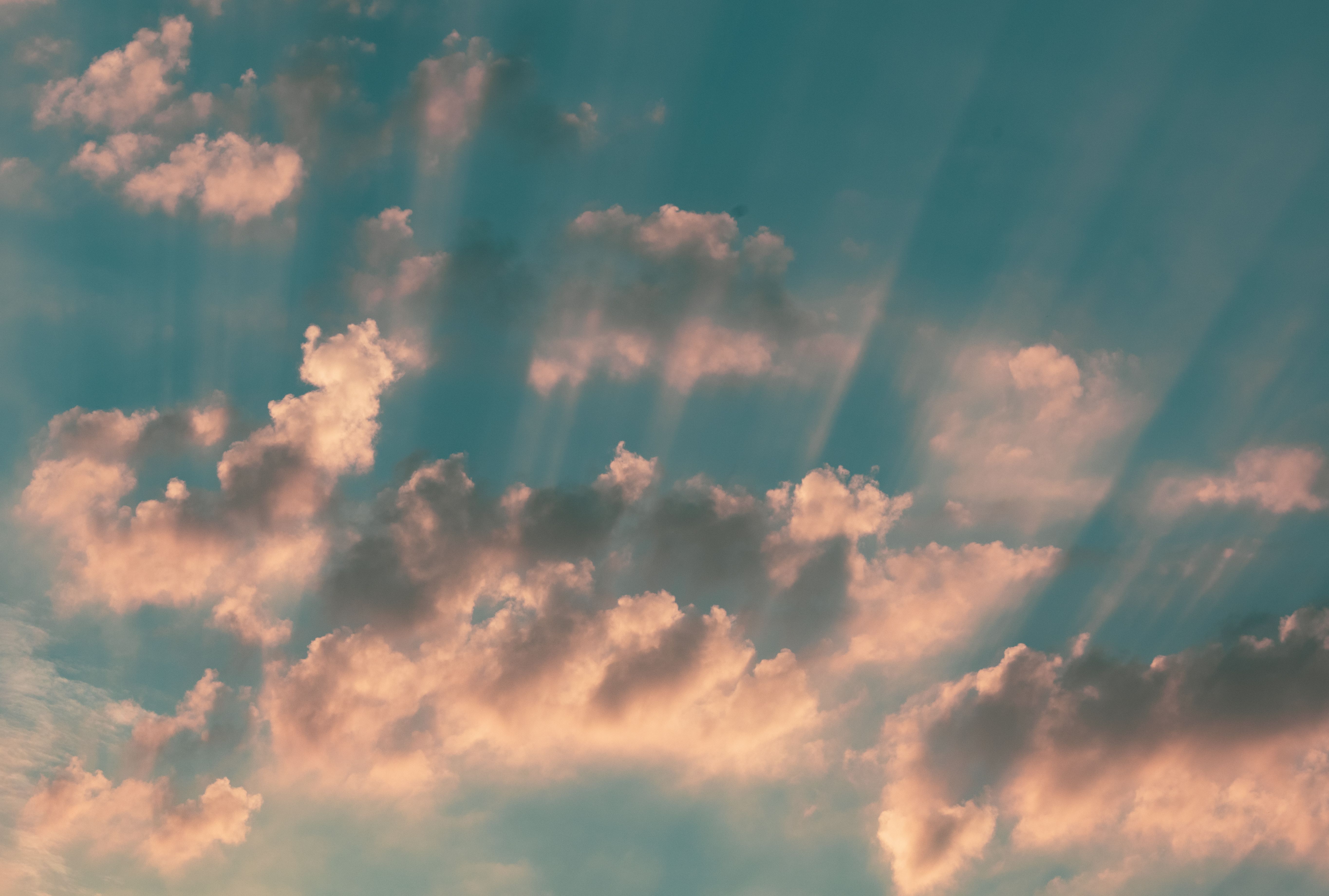 Can You Get a Sunburn on a Cloudy Day? Understanding UV Rays and Skin Protection