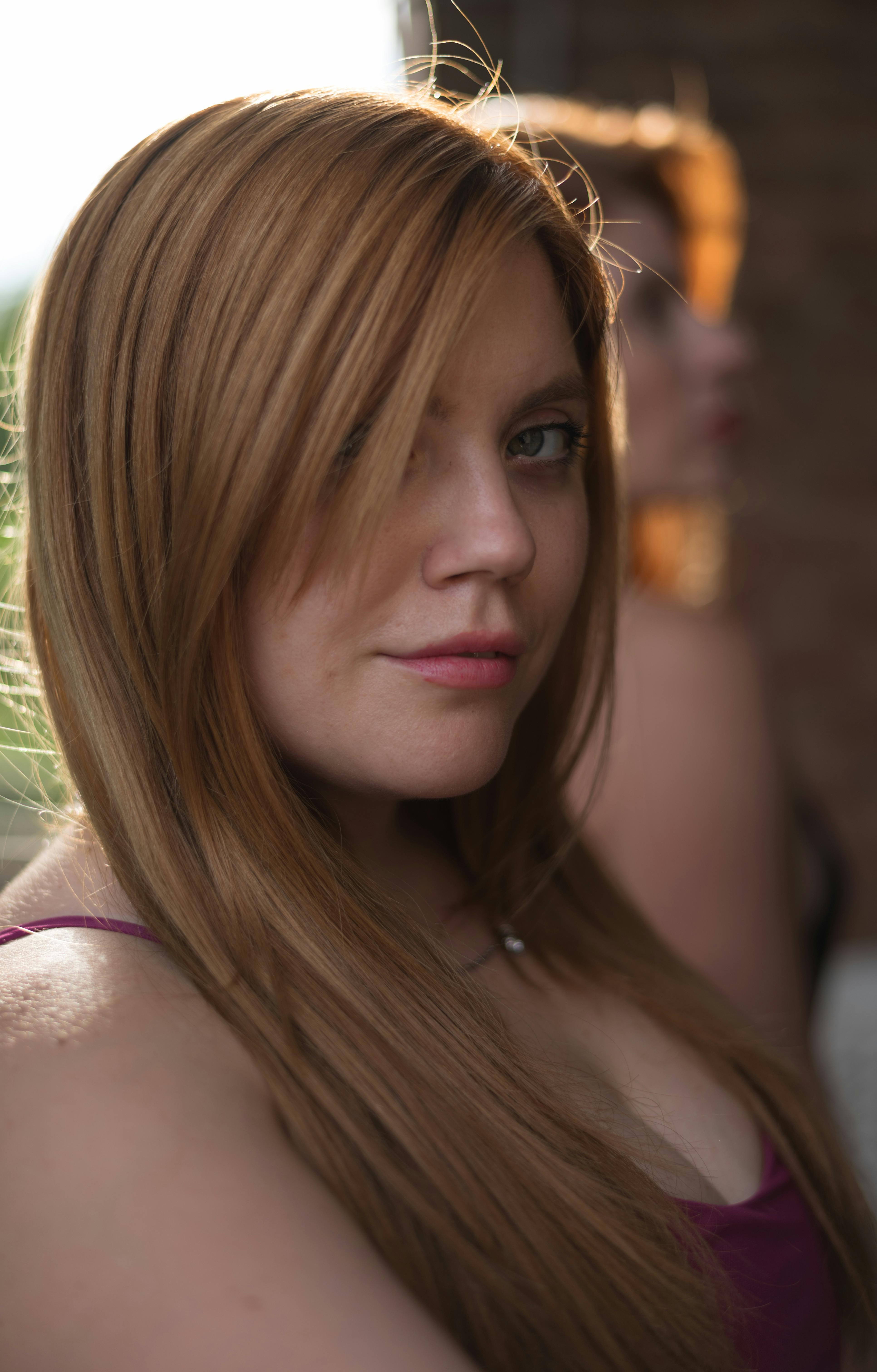 Kostenlos Nahaufnahme einer rothaarigen Frau im Freien in Buenos Aires, Argentinien. Stock-Foto