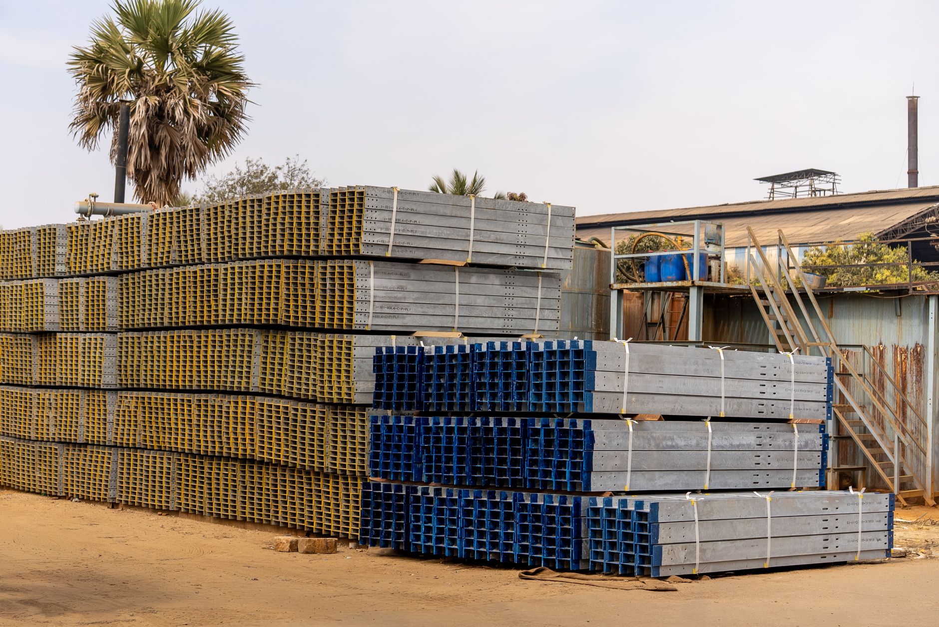Steel Prices Drop 8% to $760/Ton — Relief for Structural Contractors