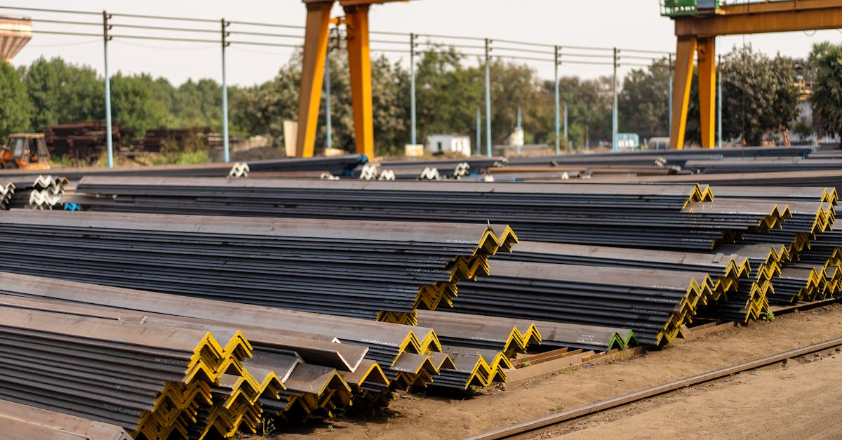 為什麼地緣政治讓鋼鐵價格飆漲?重建題材是否能持續引領市場?