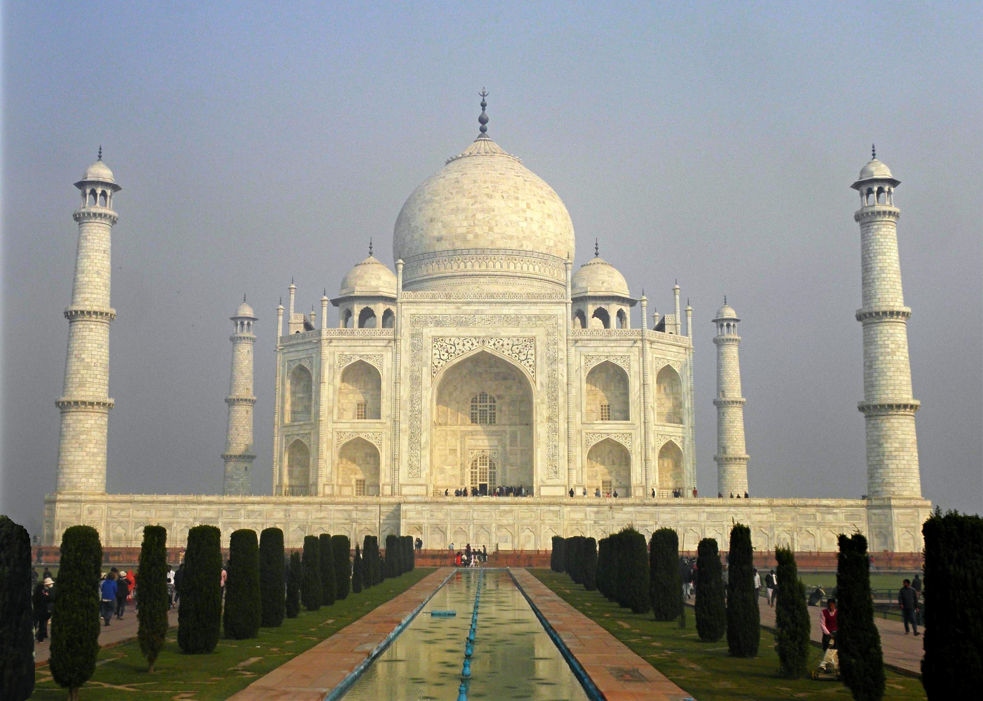 Ücretsiz Hindistan'ın Agra şehrinde bulunan mermer bir türbe olan Tac Mahal'in ikonik görüntüsü. Stok Fotoğraflar