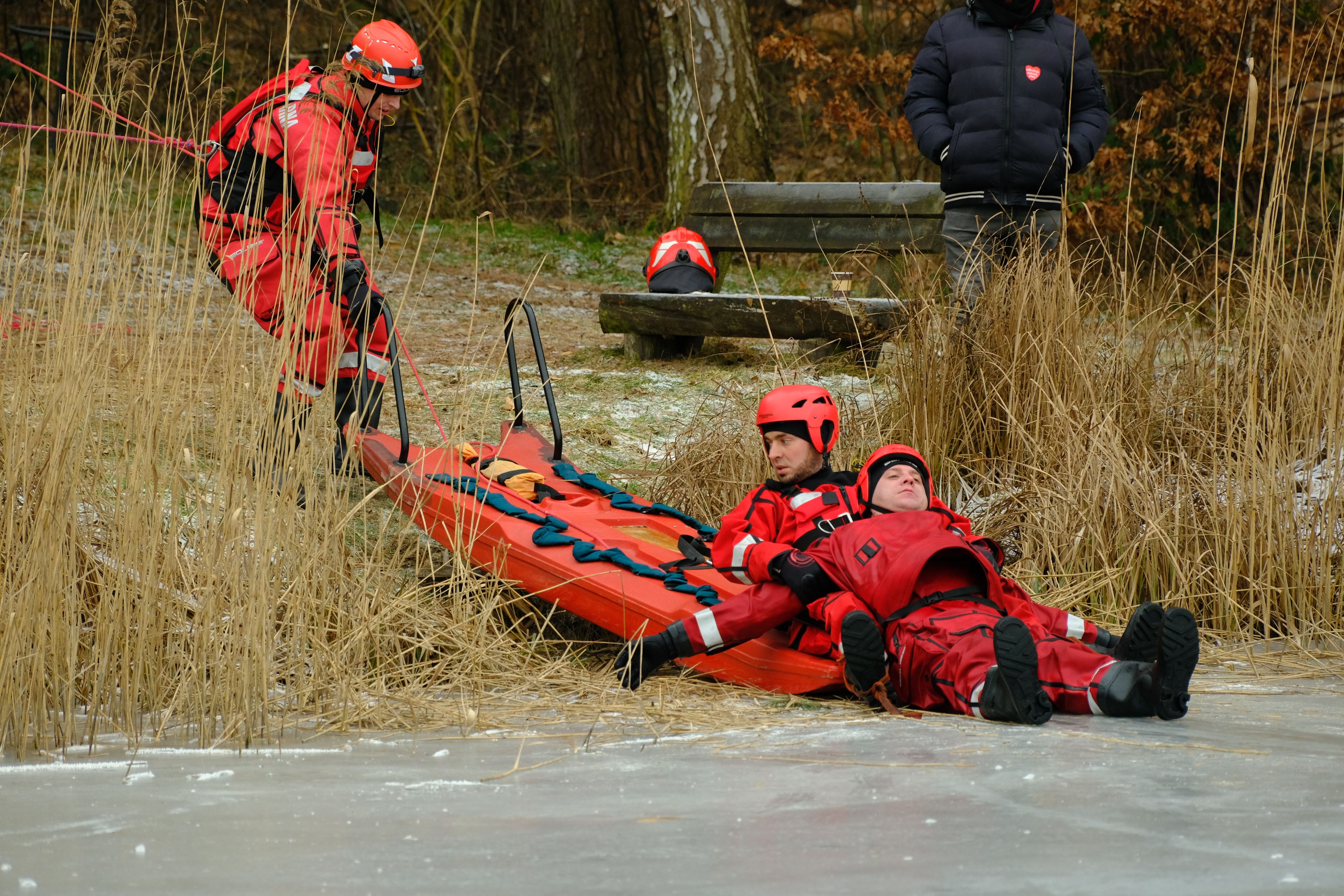 Emergency Ice Rescue Operation in Progress · Free Stock Photo