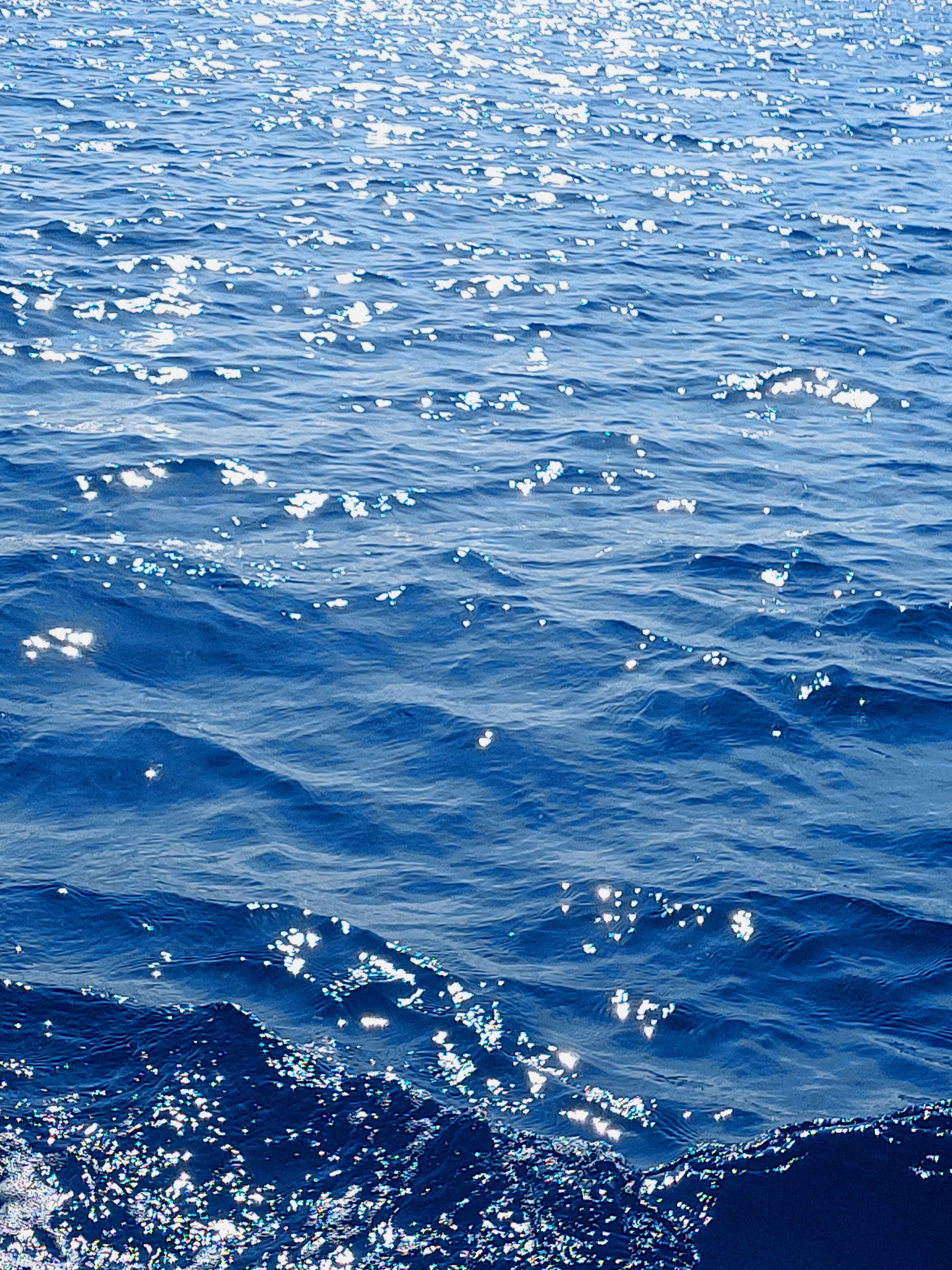 Sparkling Blue Ocean Waves in Jakarta, Indonesia · Free Stock Photo