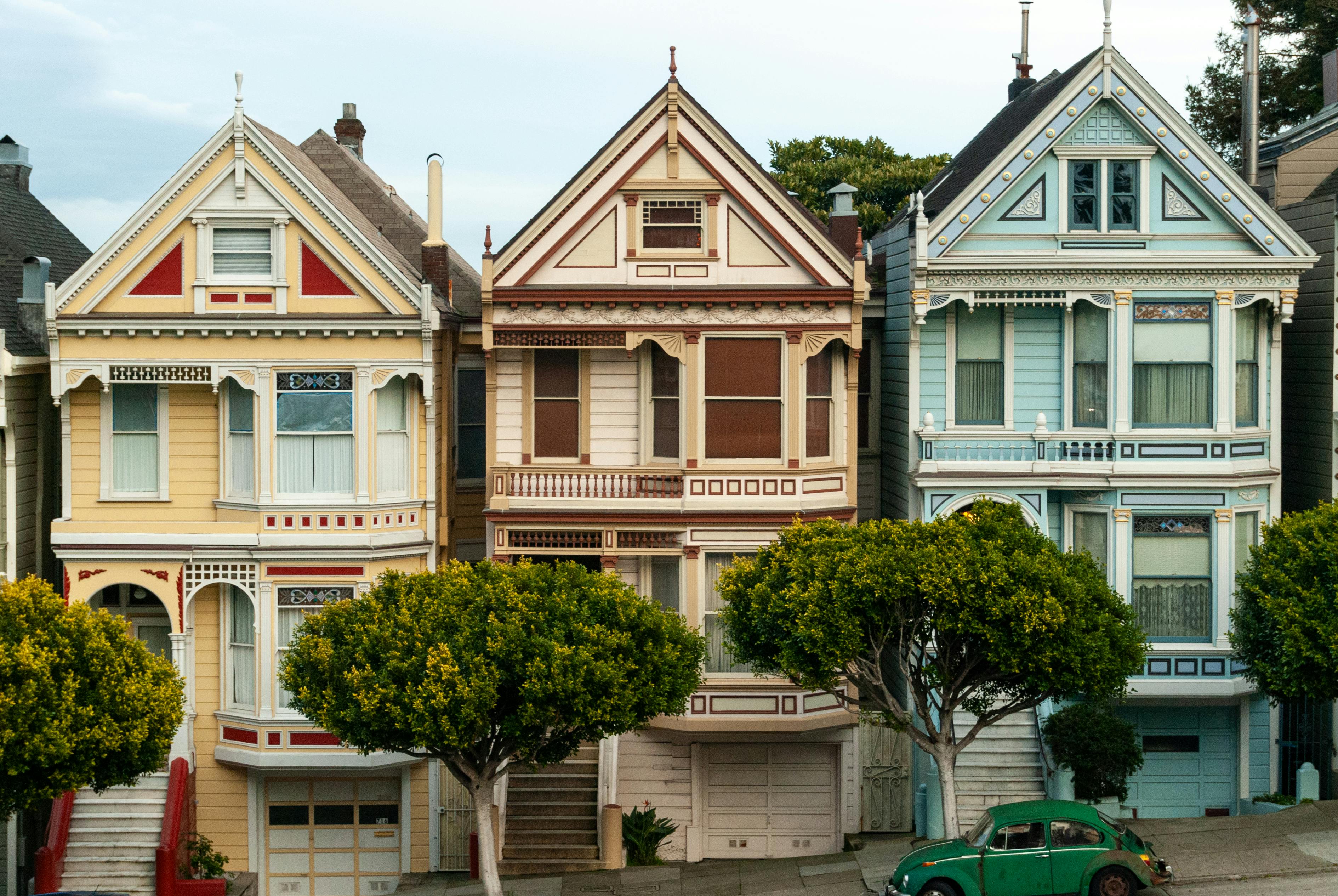Mortgage rates today, May 7, 2026 — Photo by David Vives on Pexels